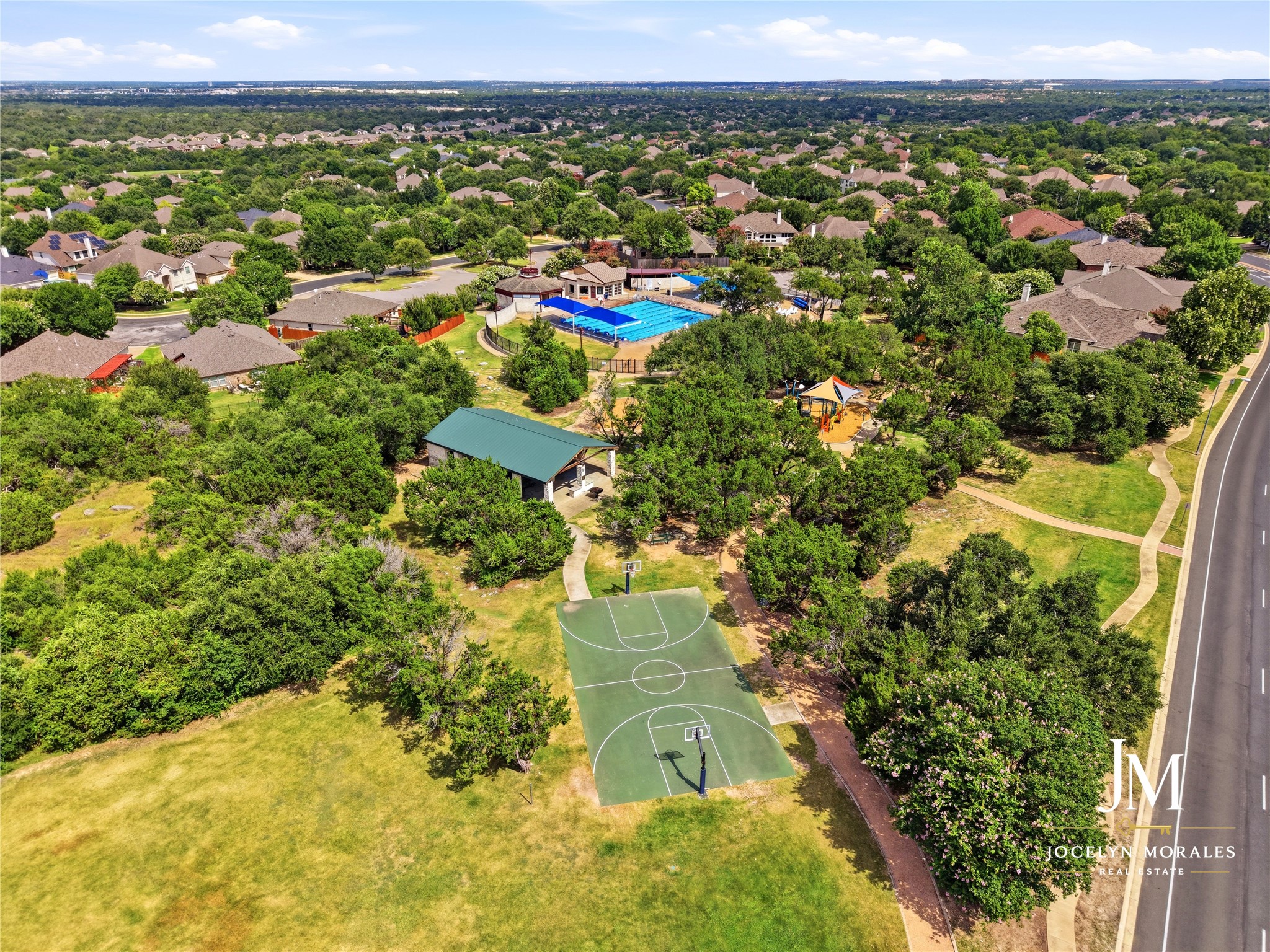 main property photo 35