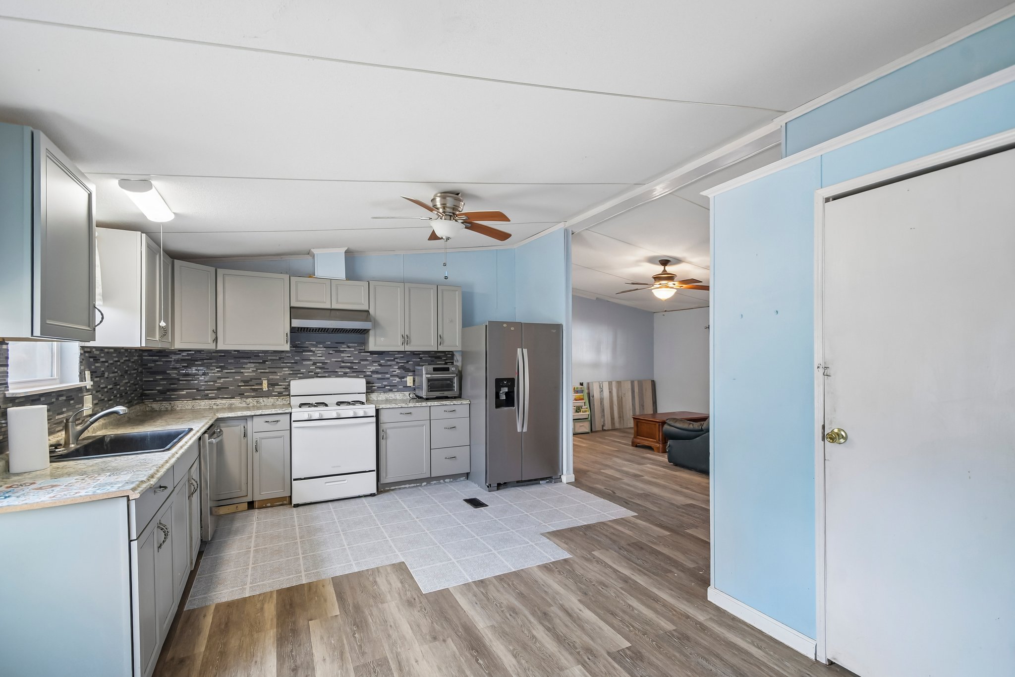 main property photo 19