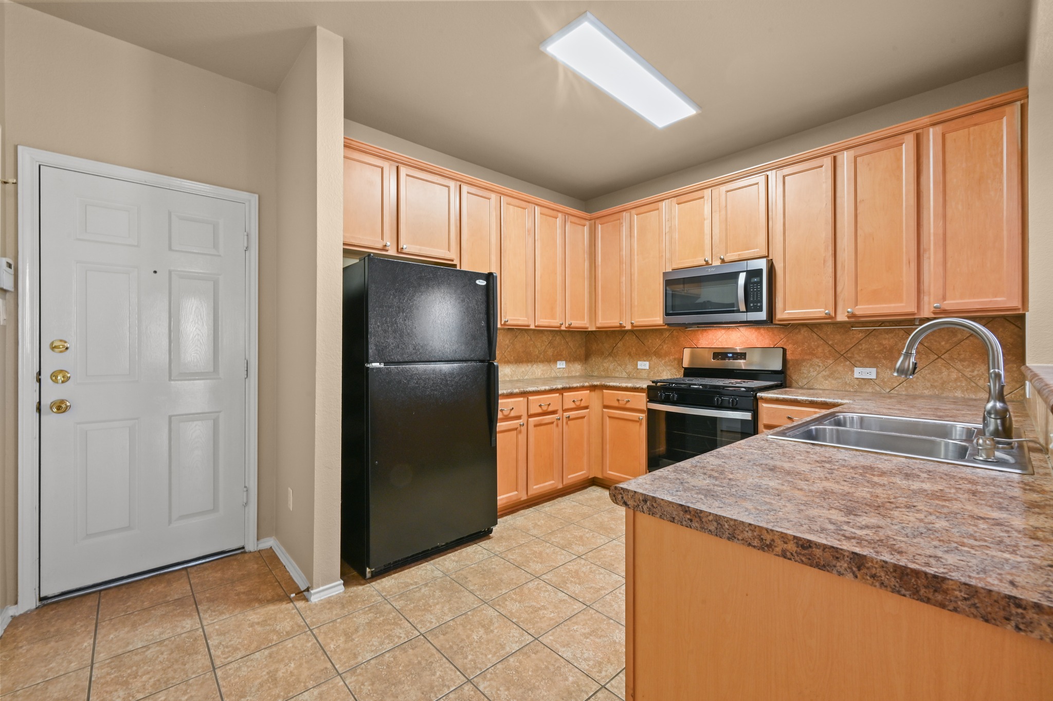 main property photo 7