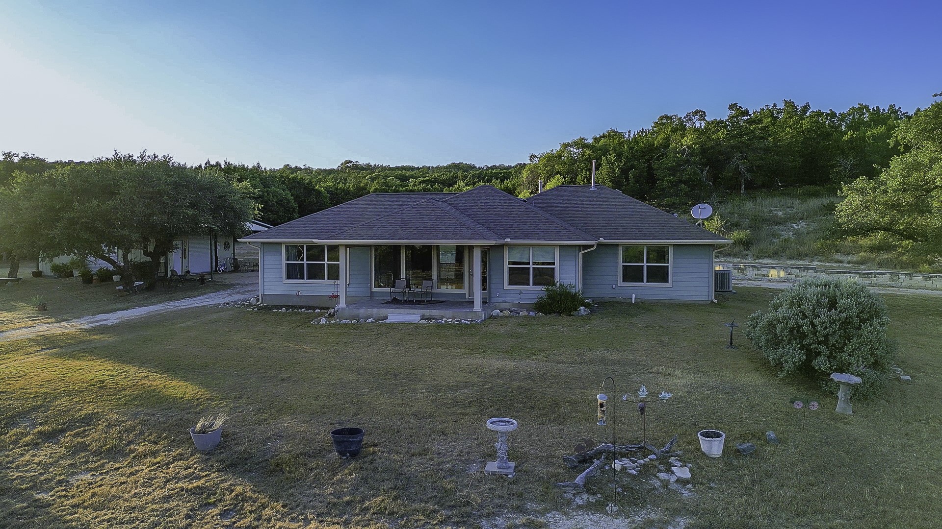 main property photo 13