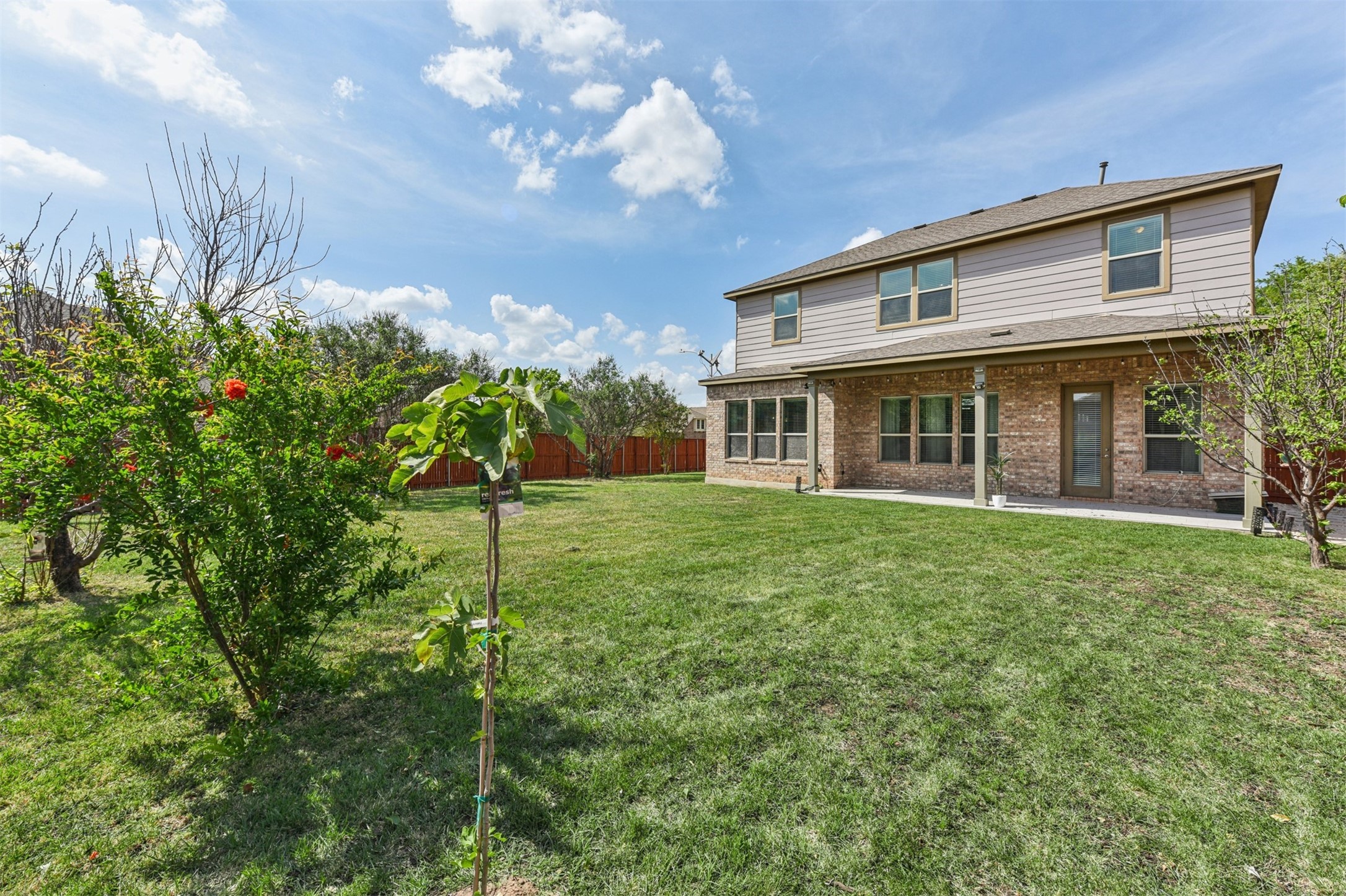 main property photo 28