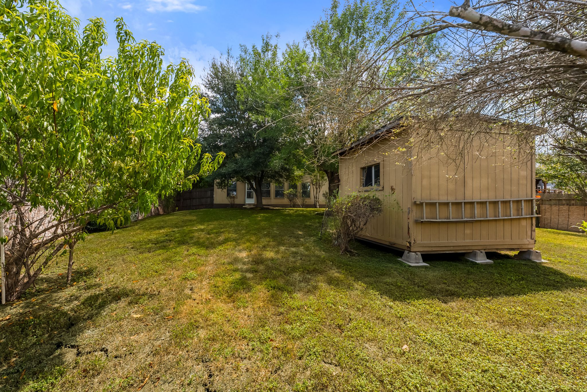main property photo 30