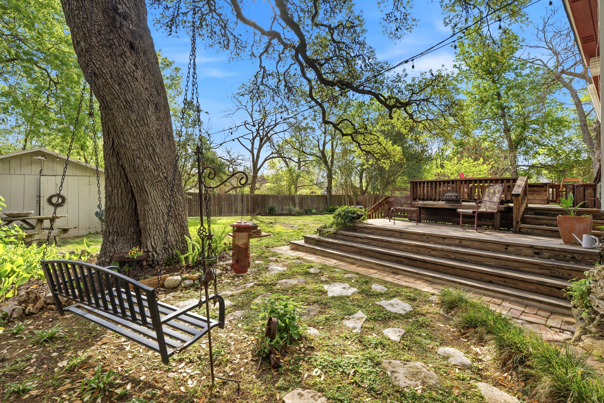 main property photo 28