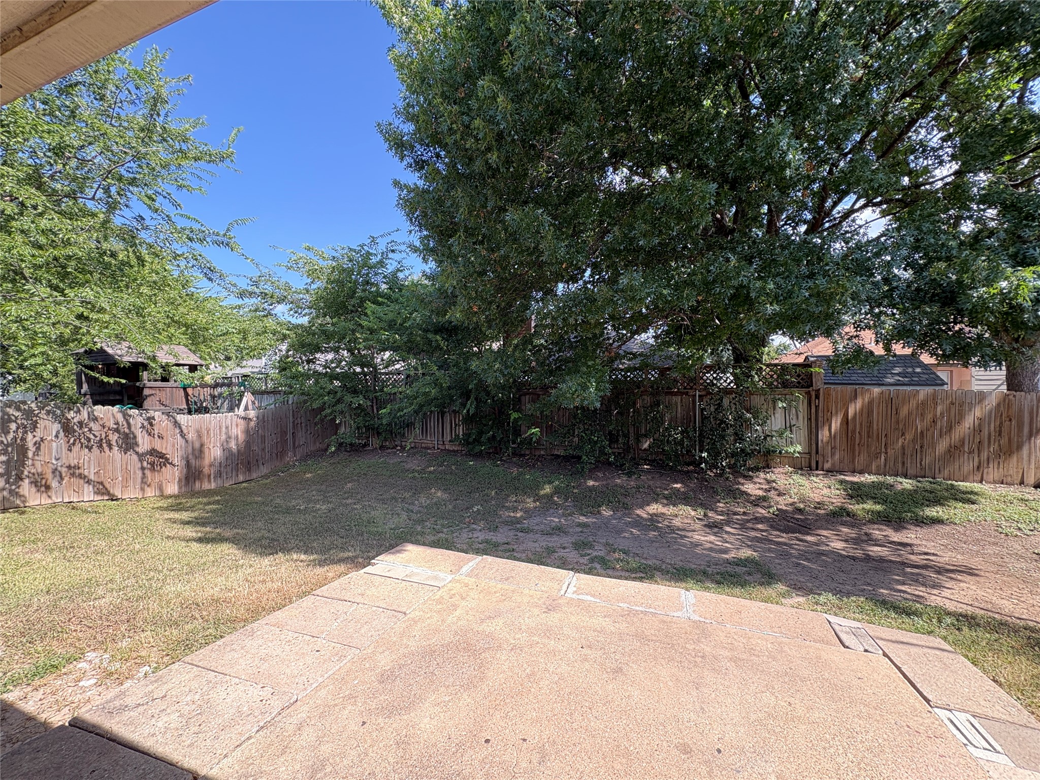 main property photo 27