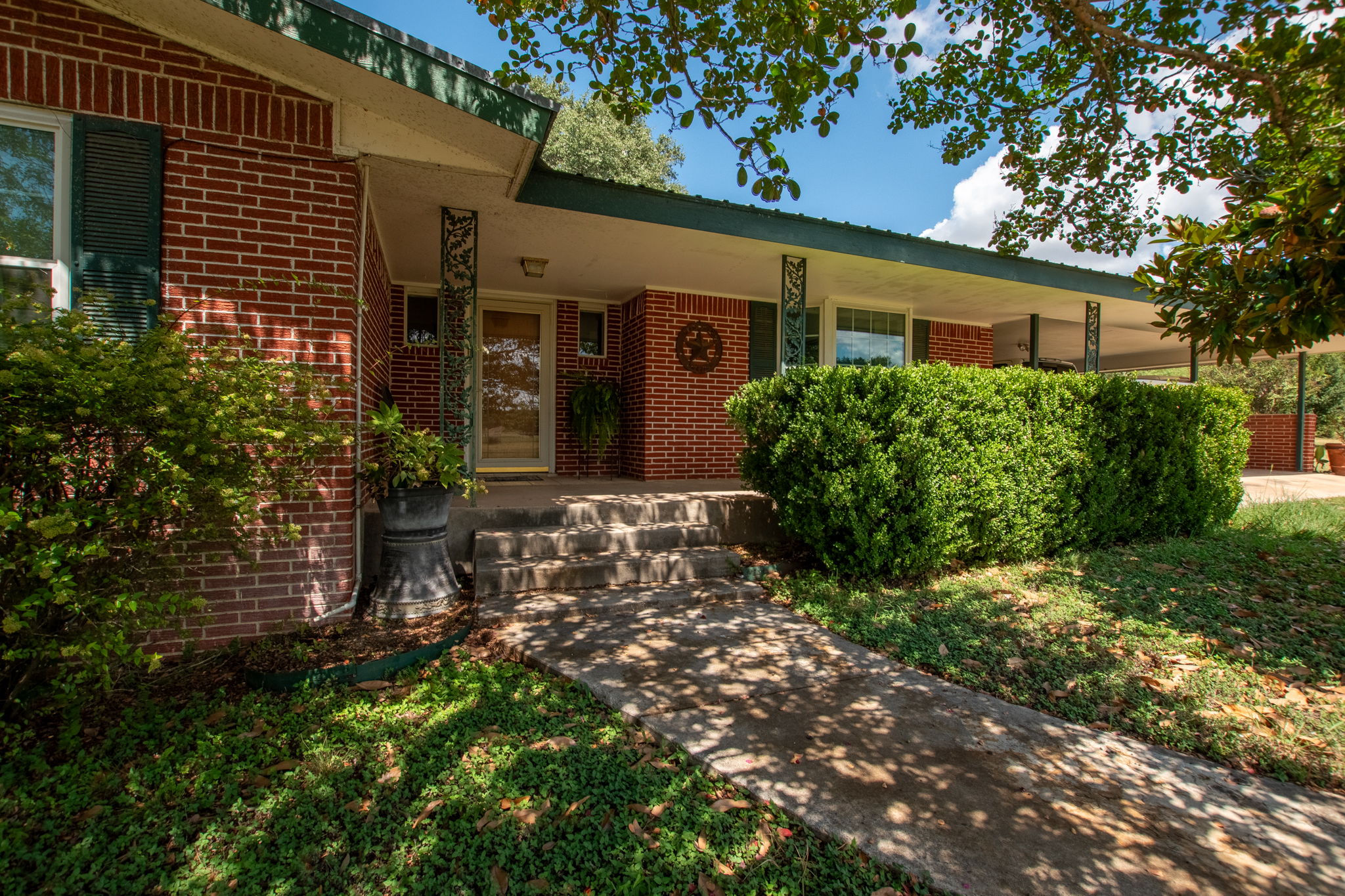 main property photo 27
