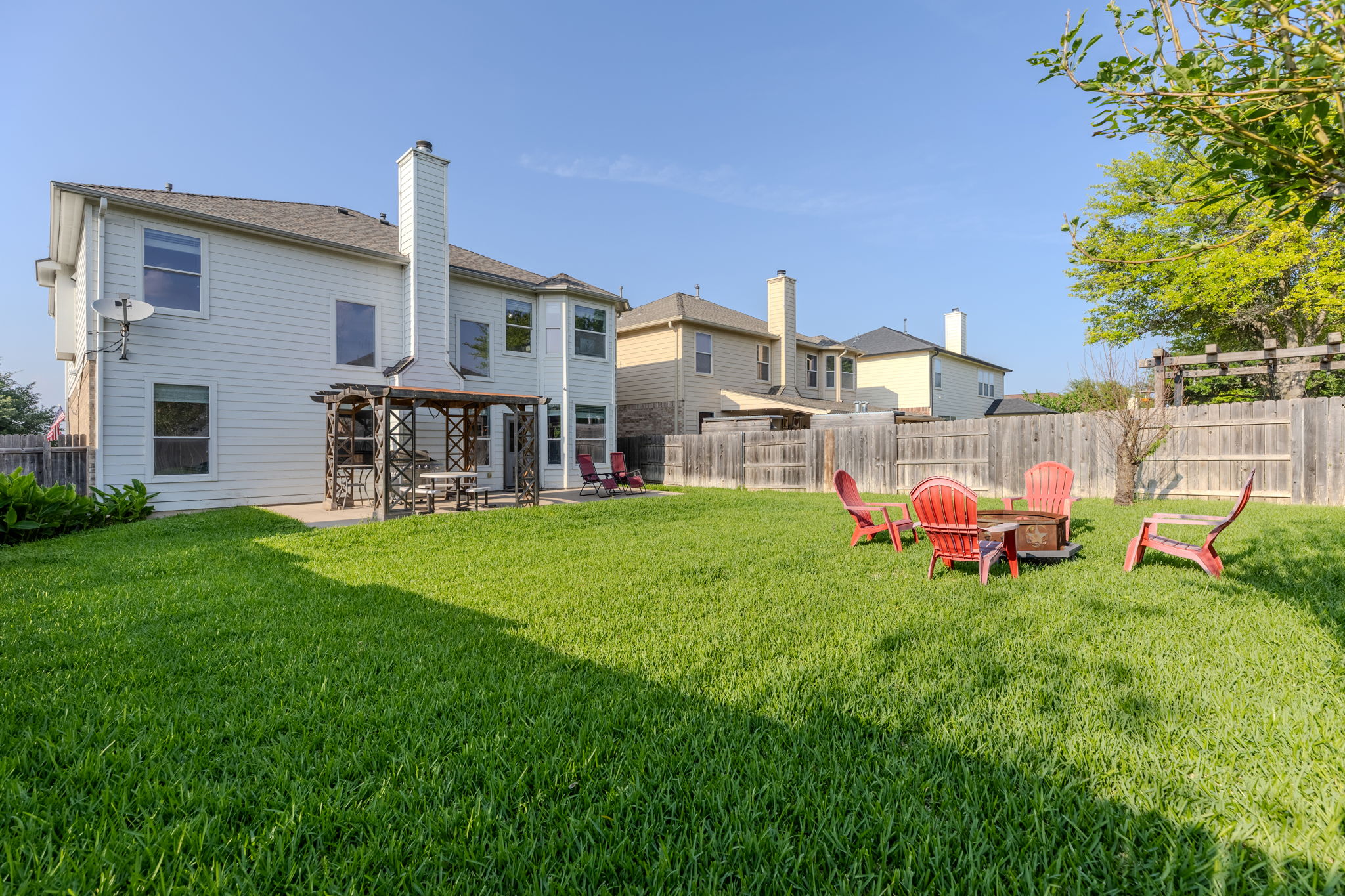main property photo 37