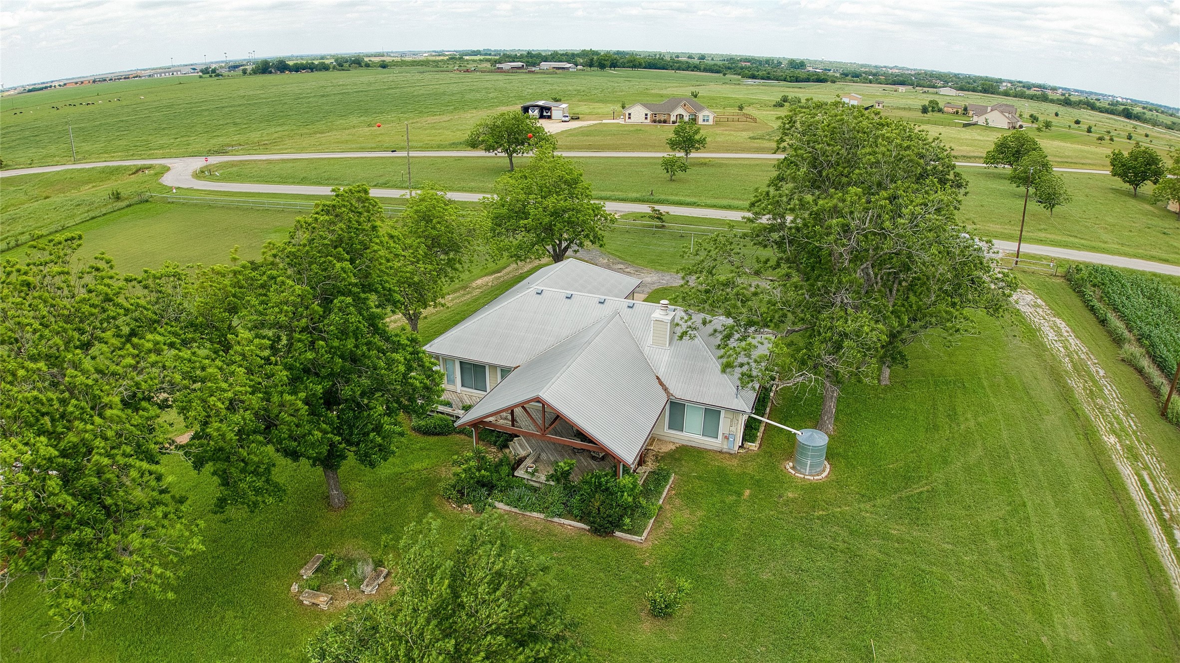 main property photo 6