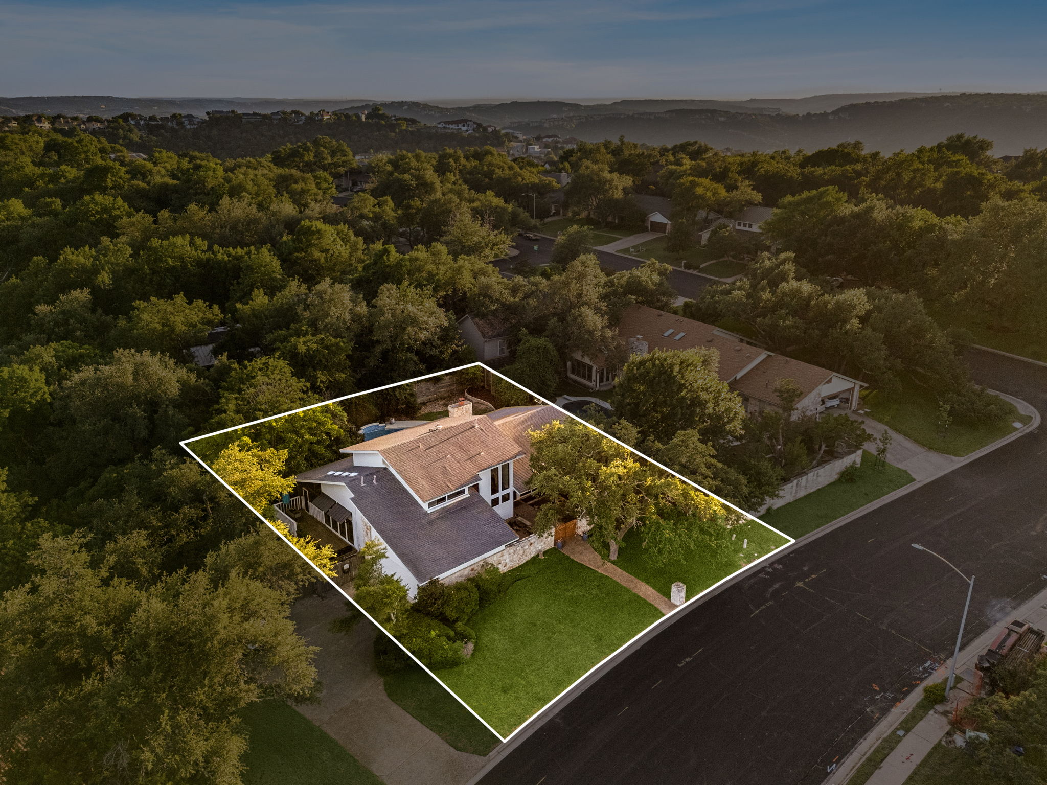 main property photo 32