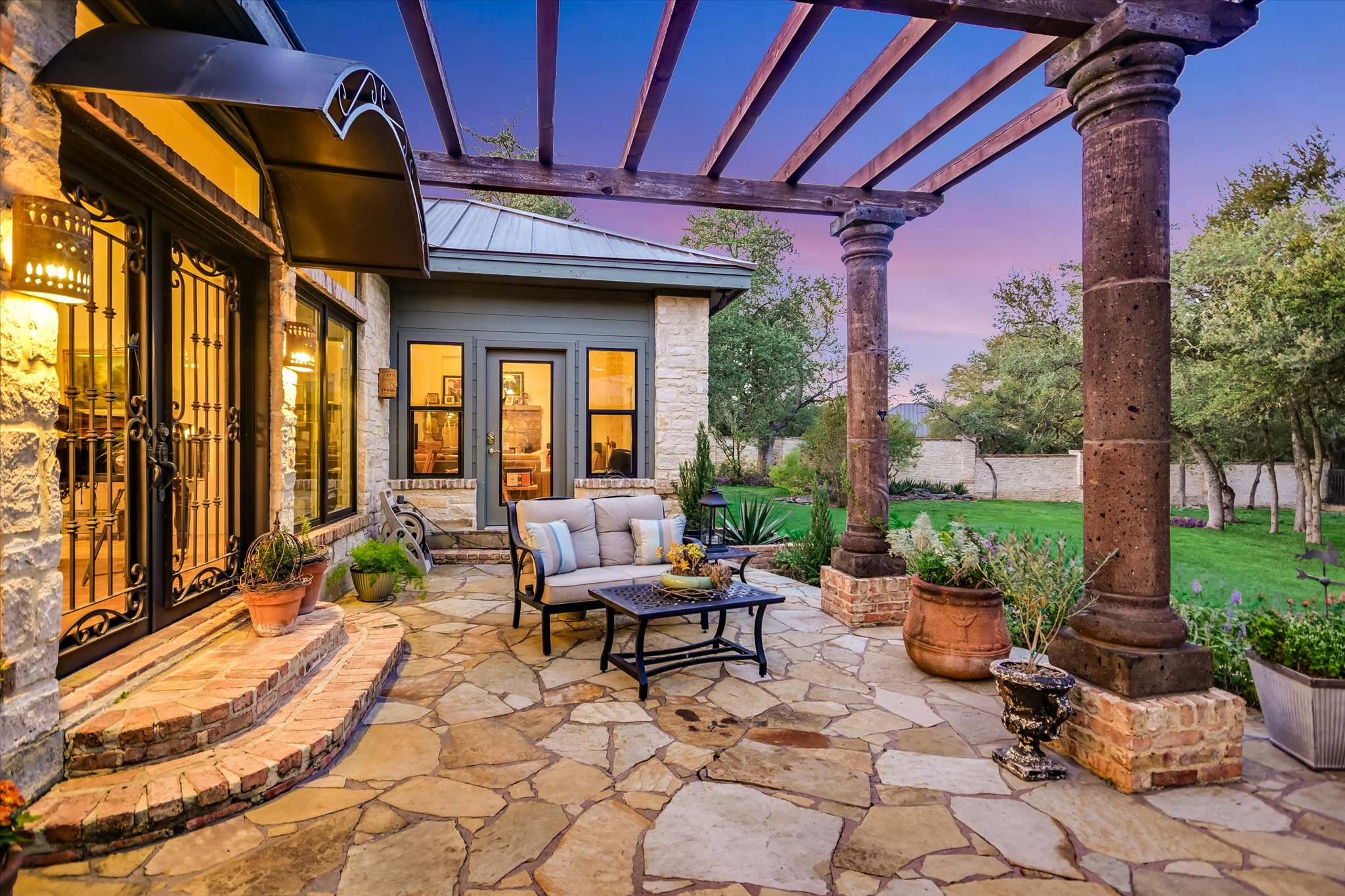 main property photo 32