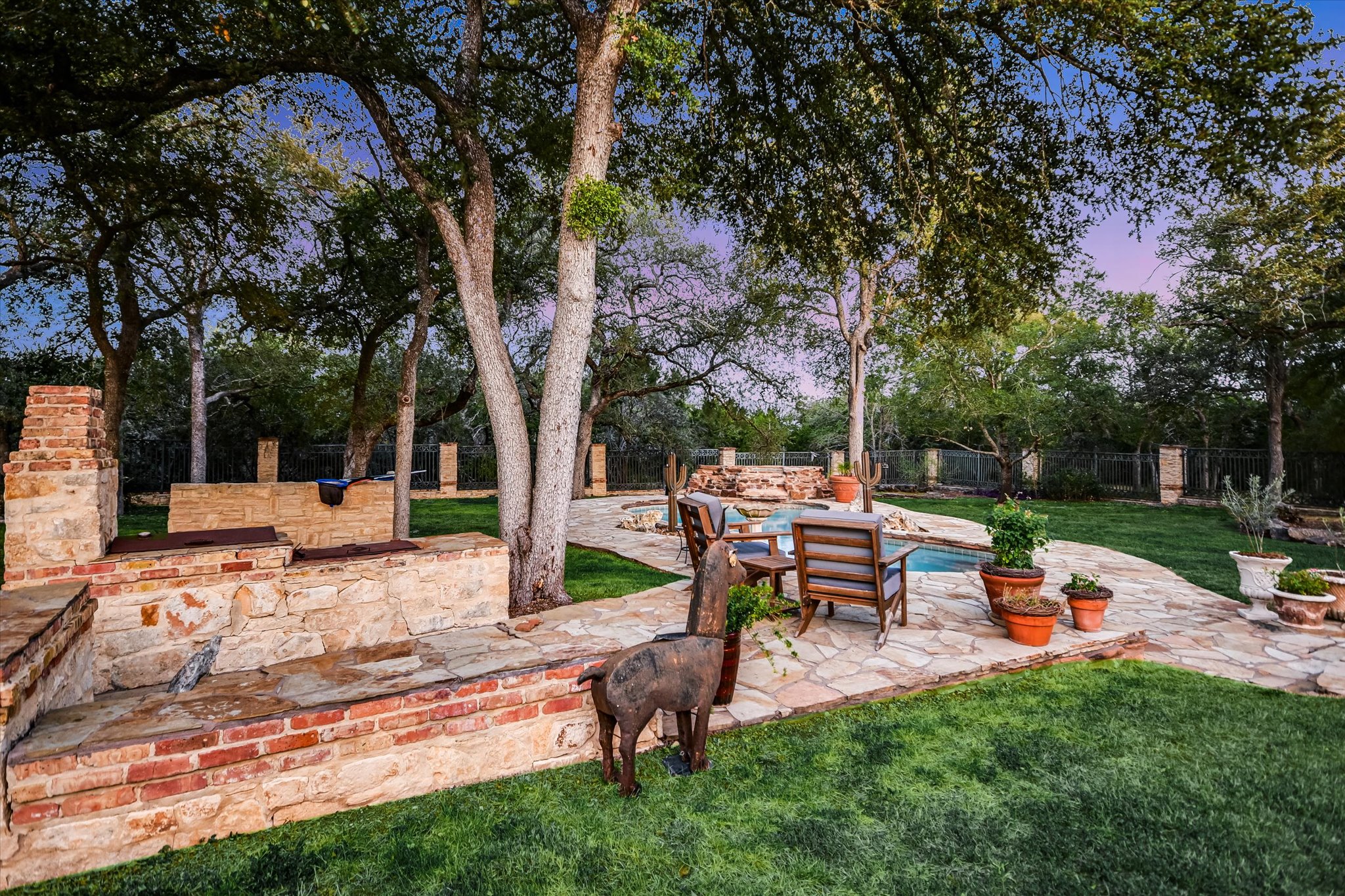 main property photo 36