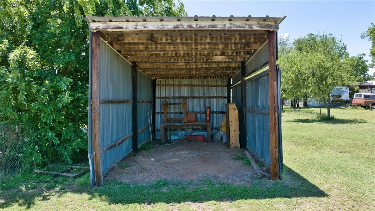 main property photo 16