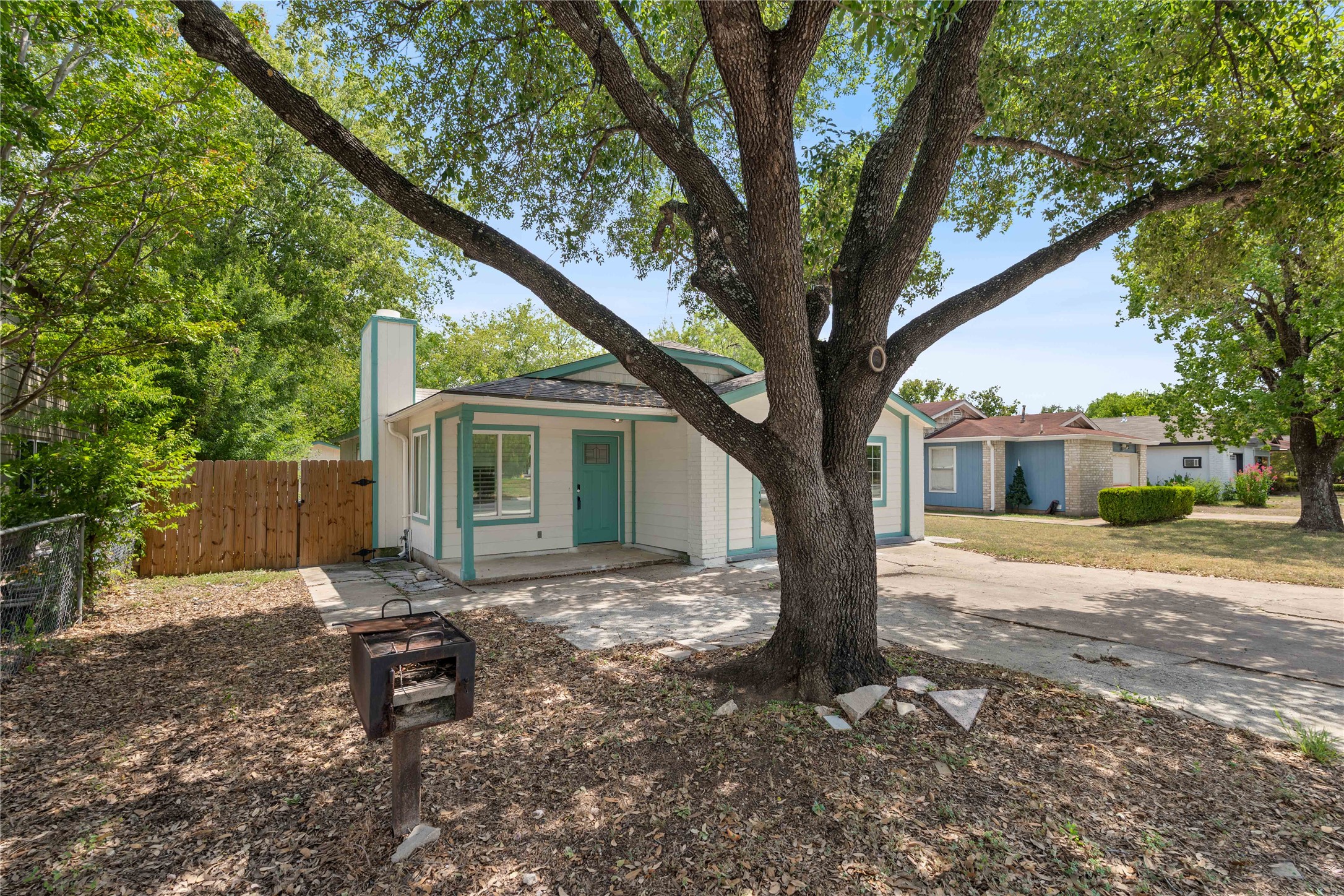 main property photo 29