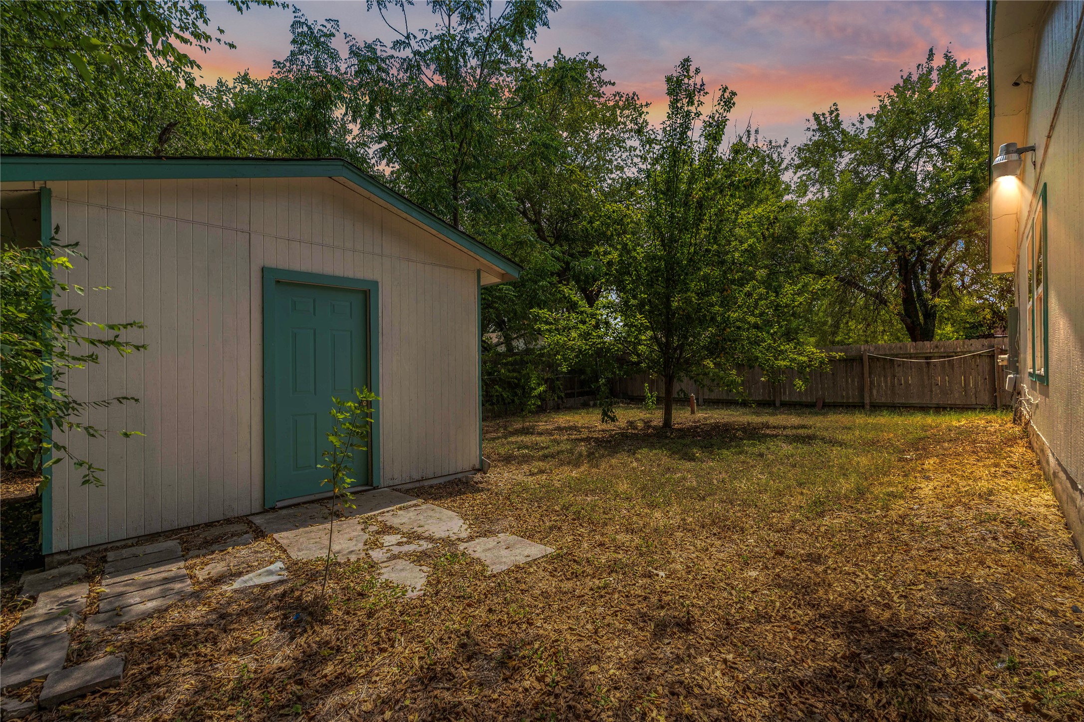 main property photo 33