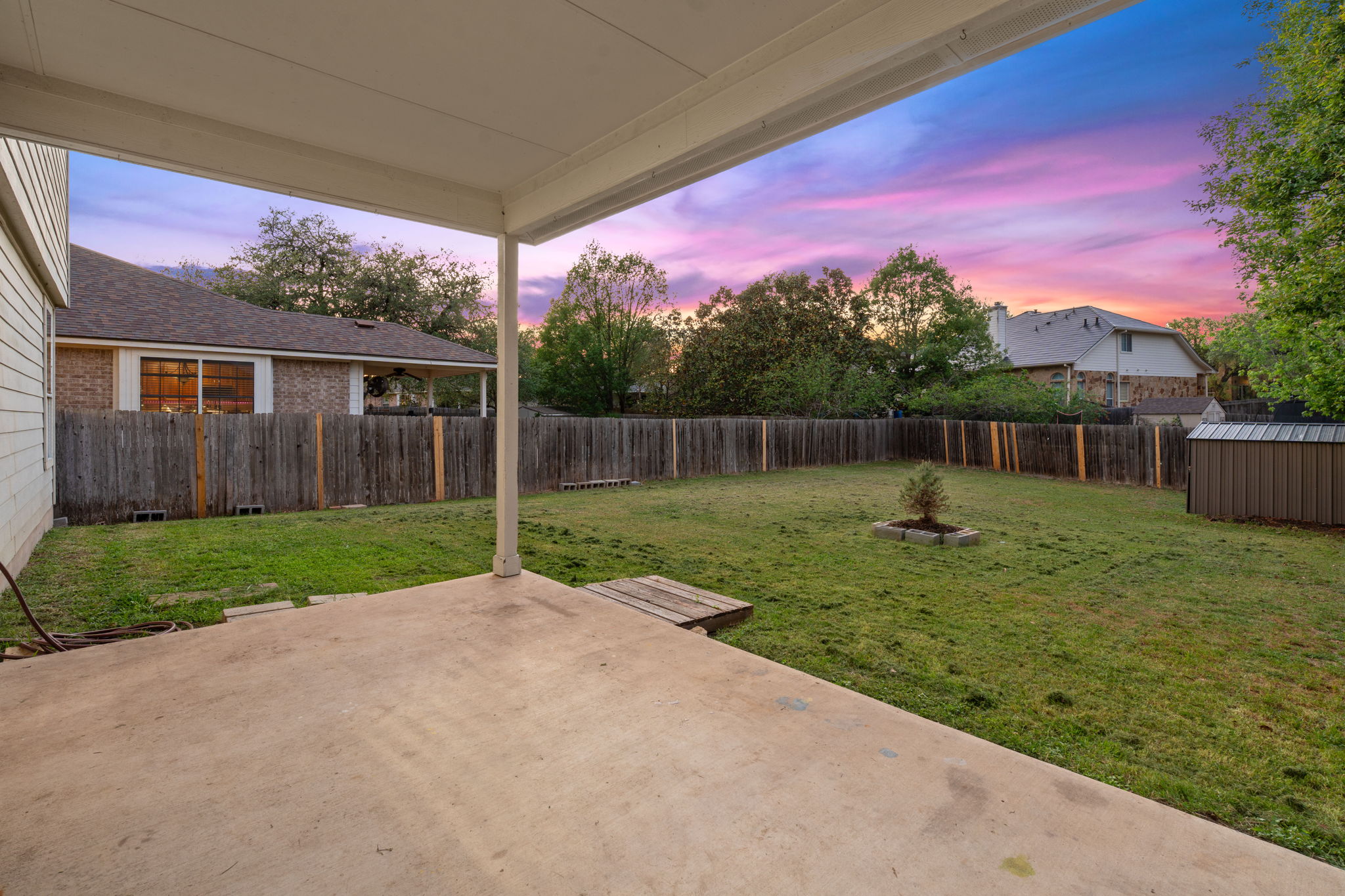 main property photo 28
