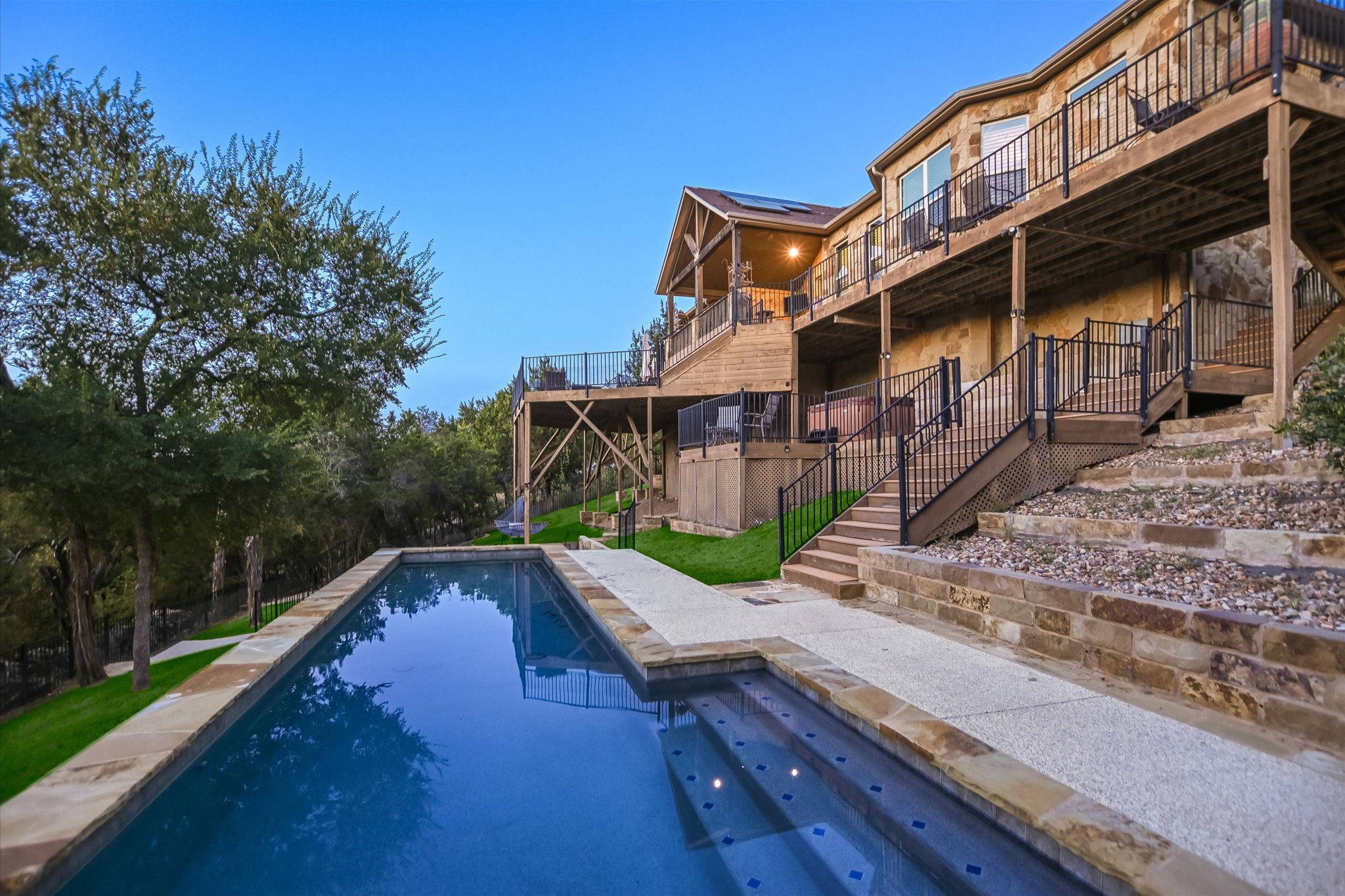 main property photo 30