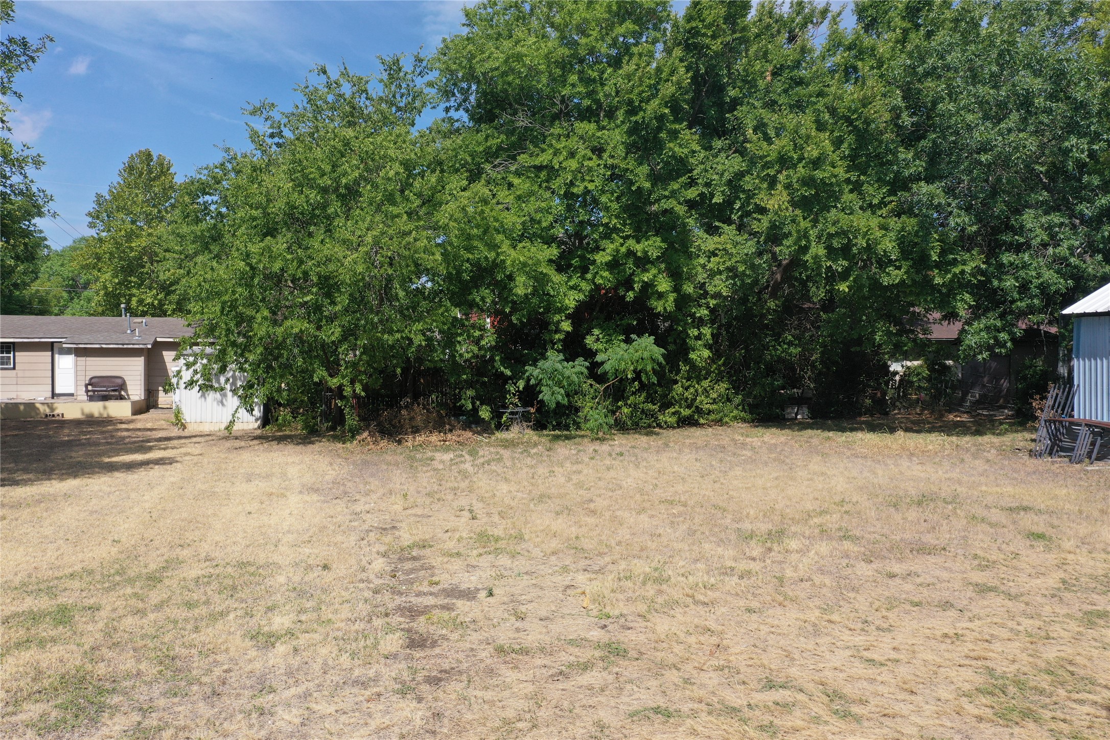main property photo 11