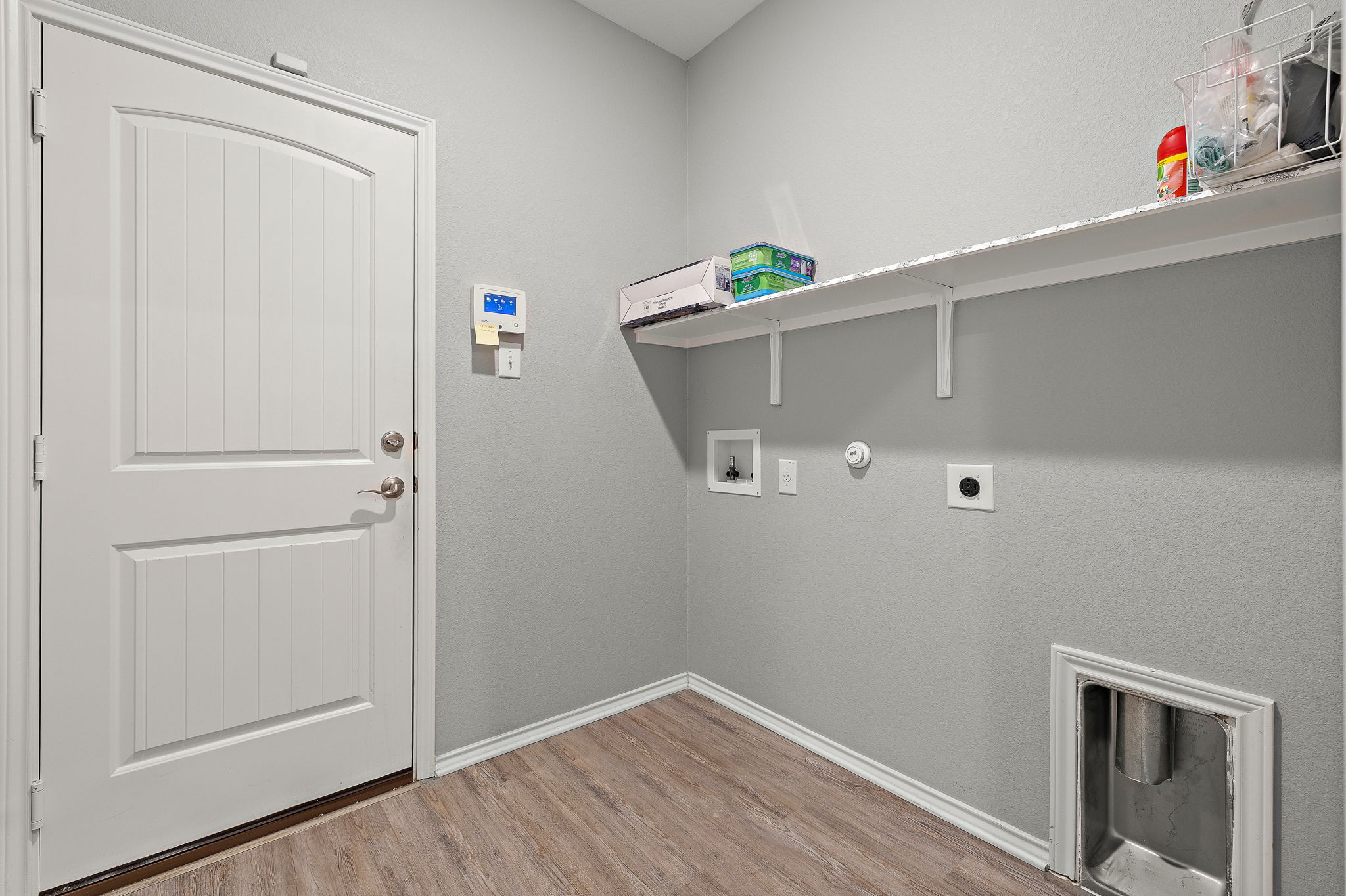 main property photo 25