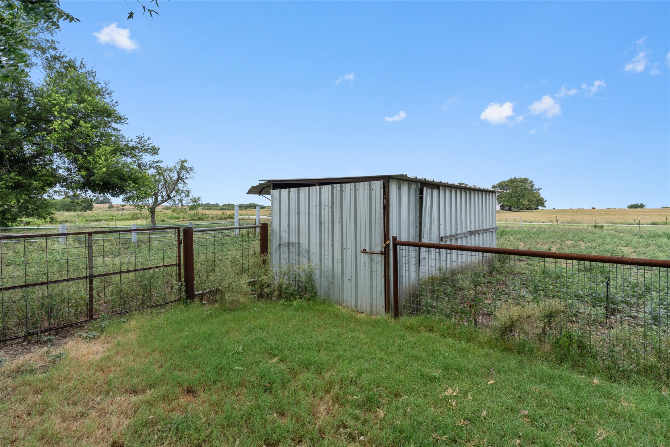main property photo 29