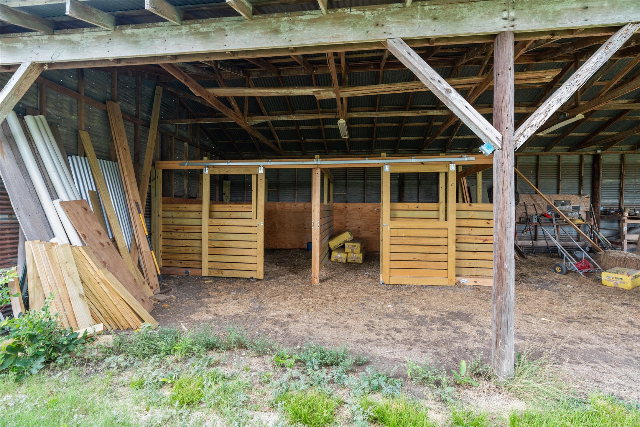 main property photo 36