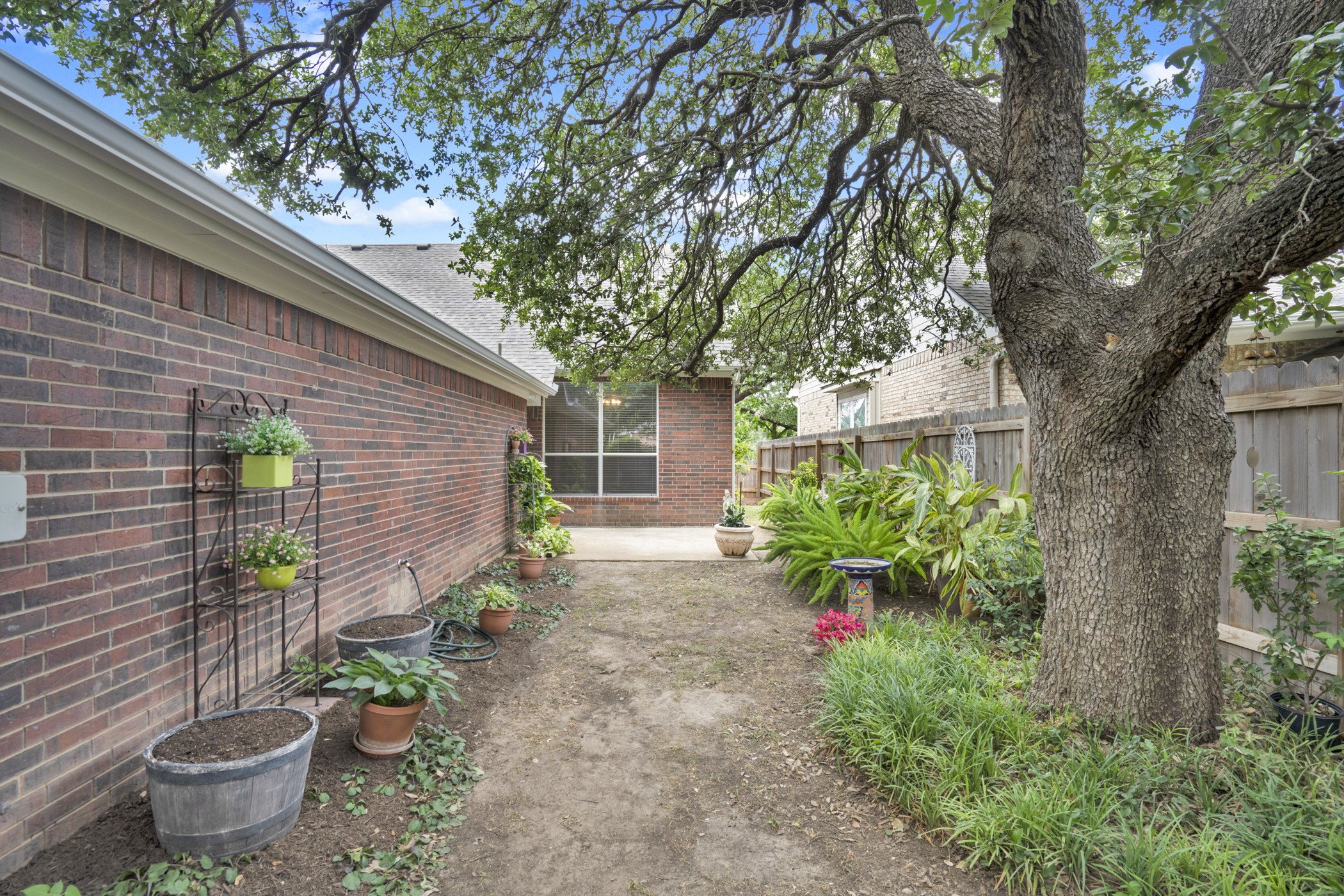 main property photo 26