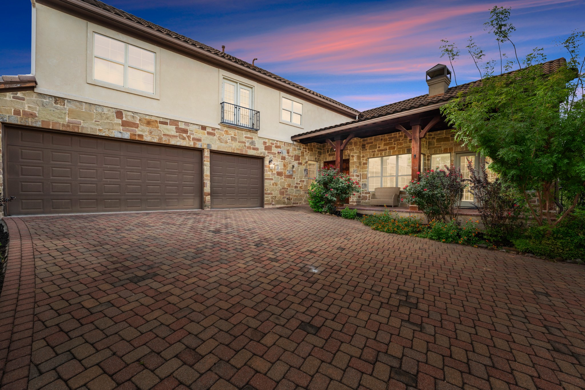 main property photo 30