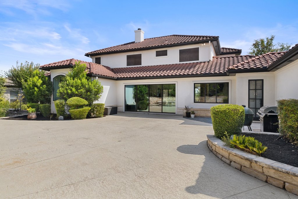 main property photo 35