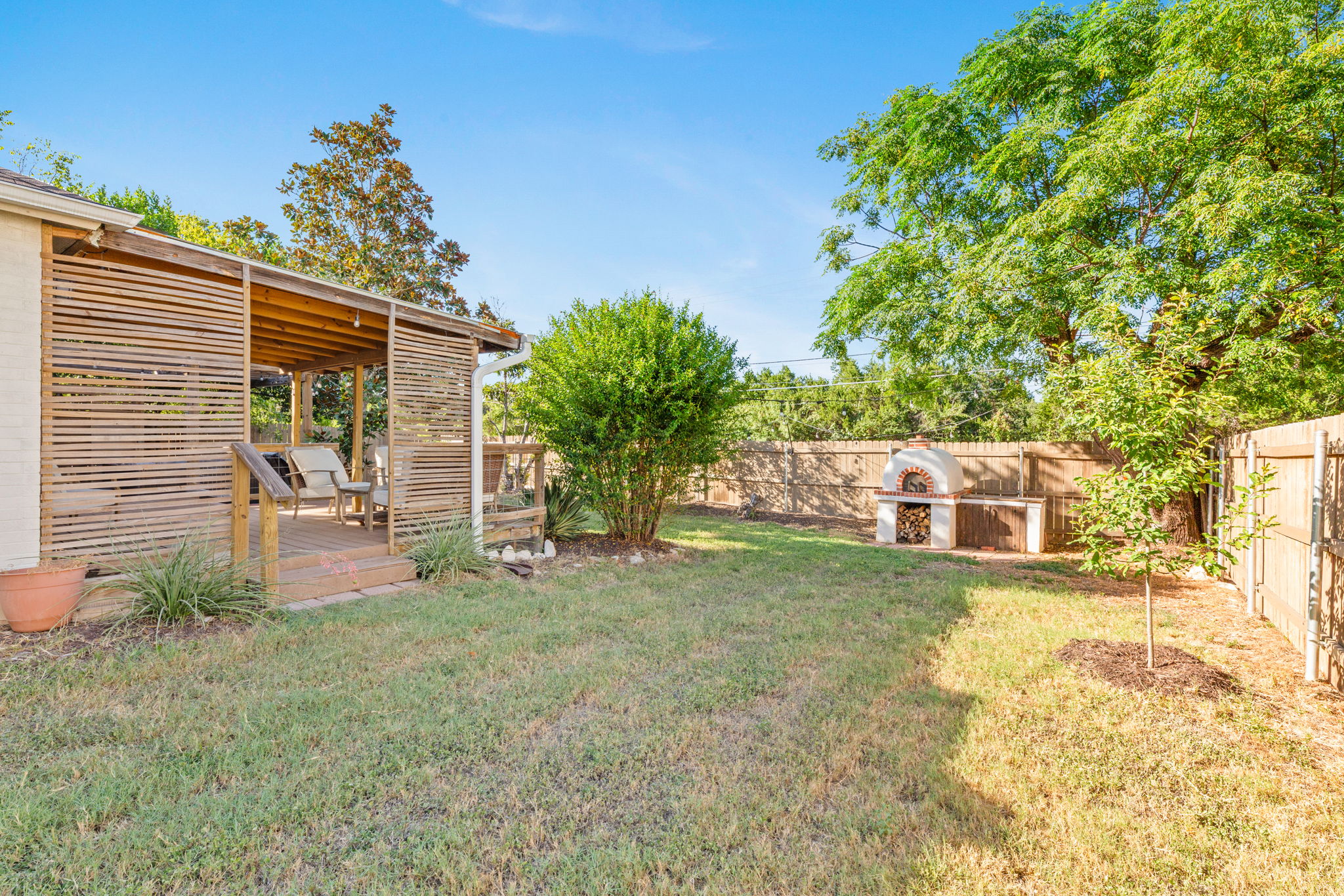 main property photo 23