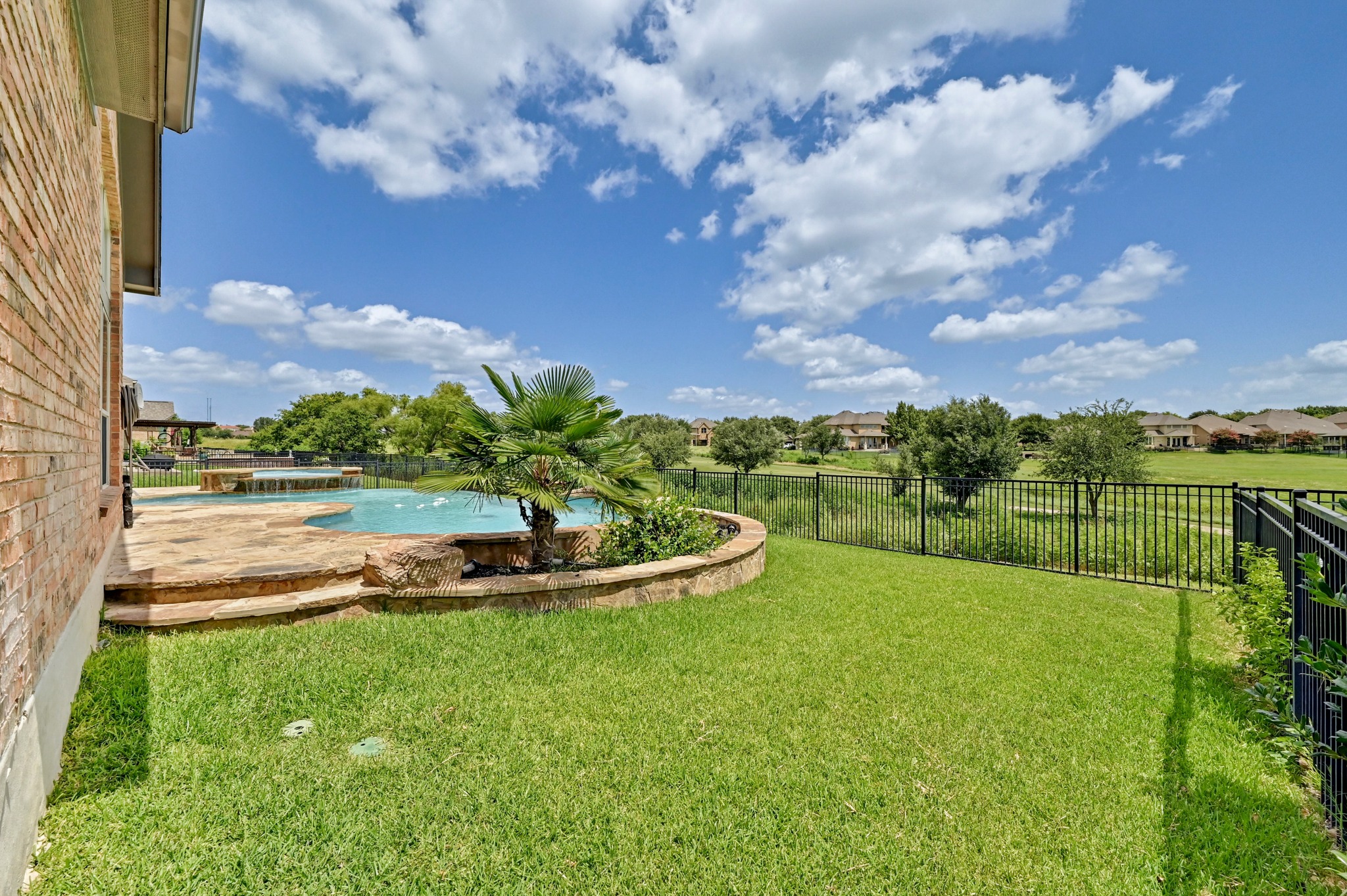 main property photo 39