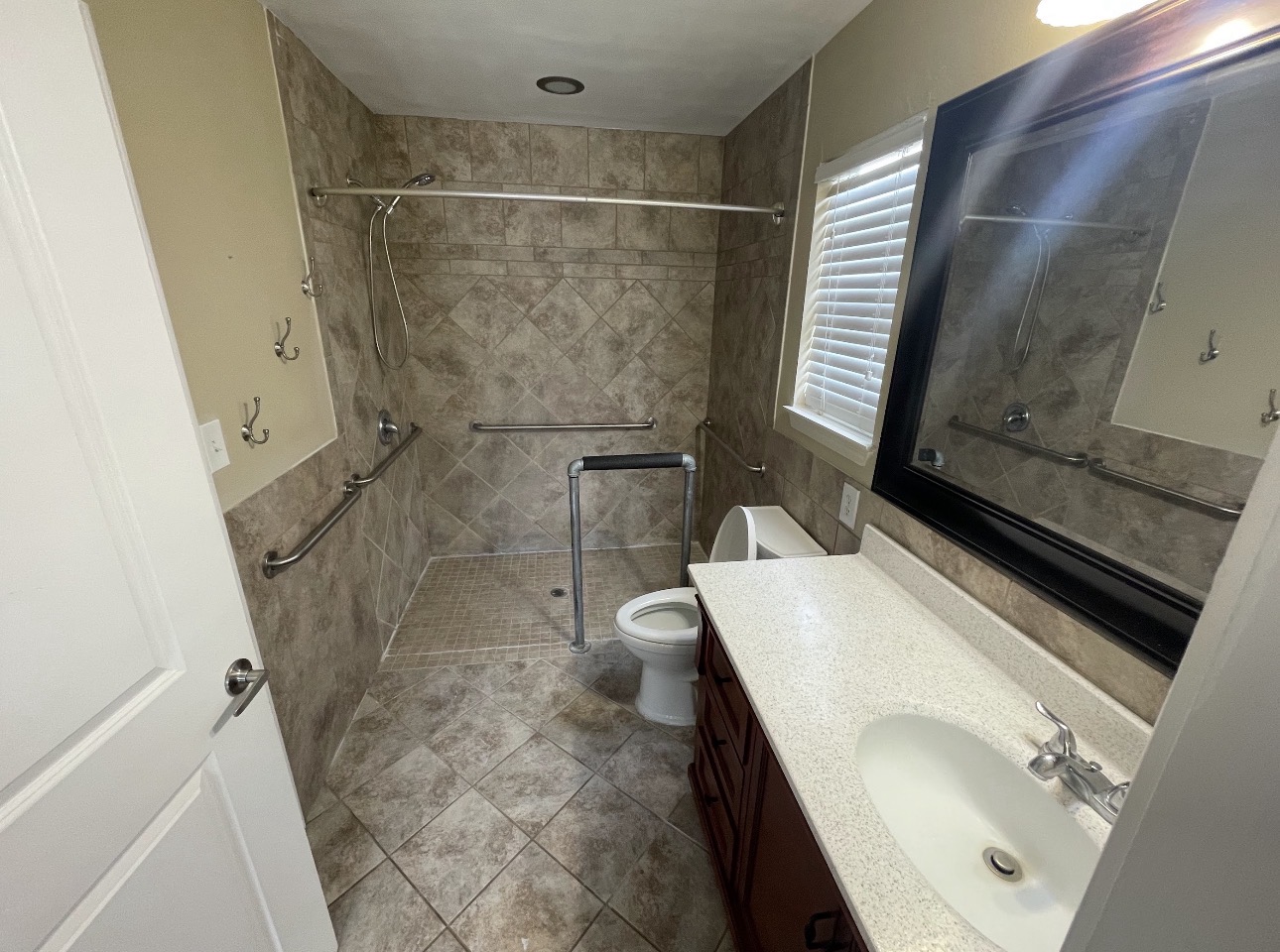 main property photo 18