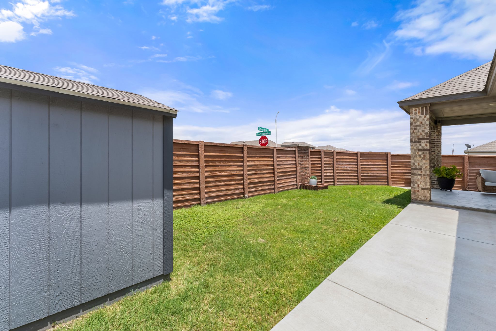 main property photo 31