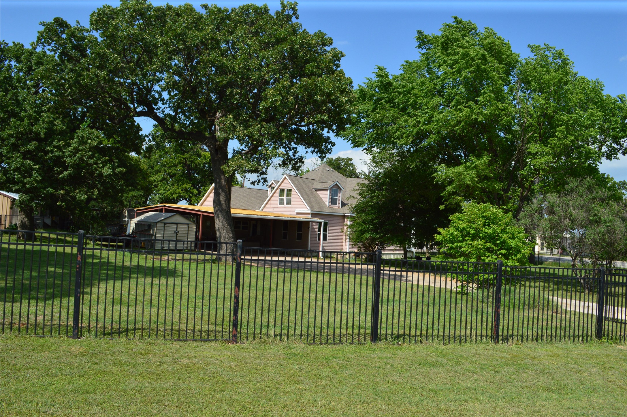 main property photo 28