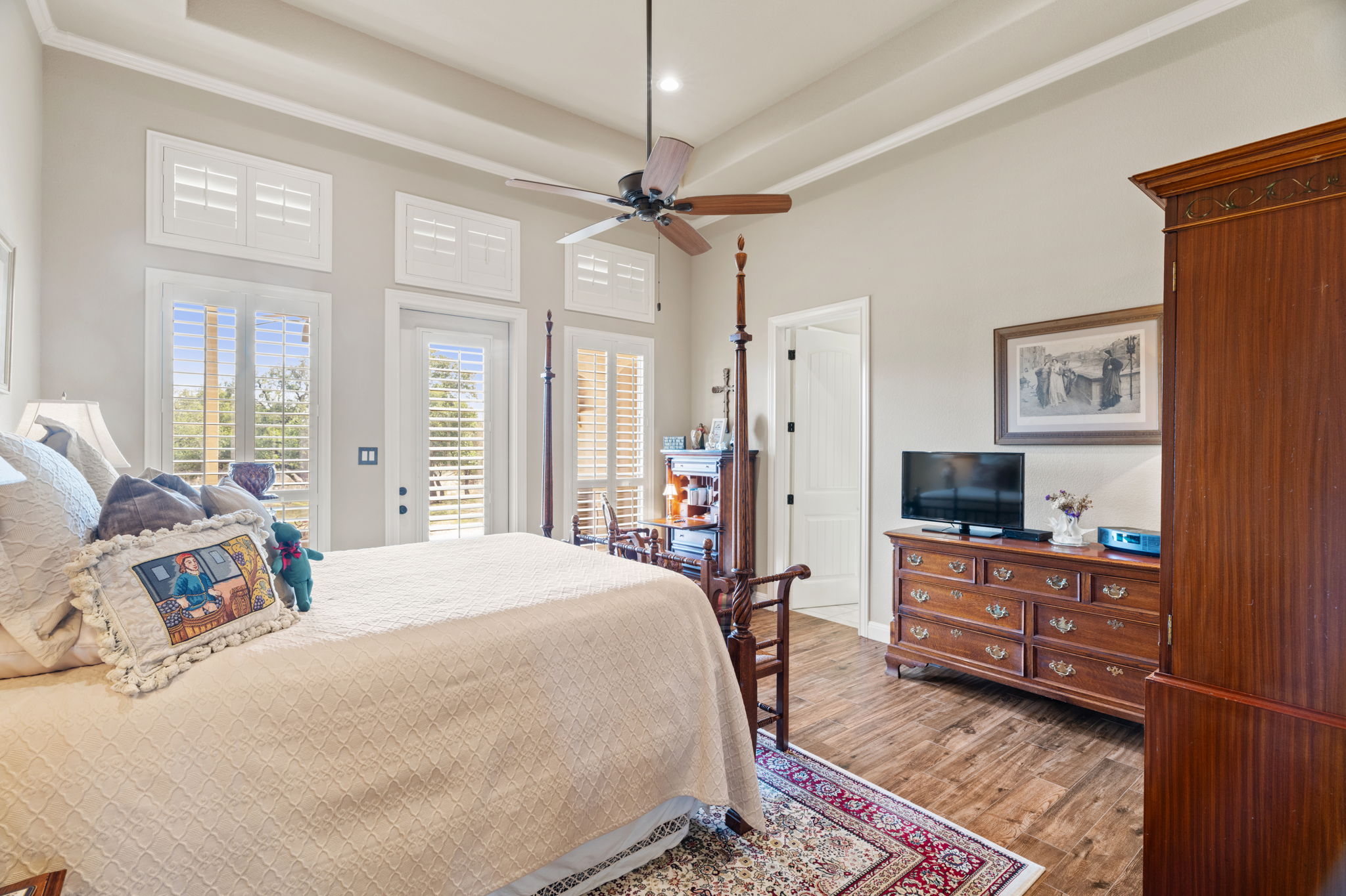 main property photo 16