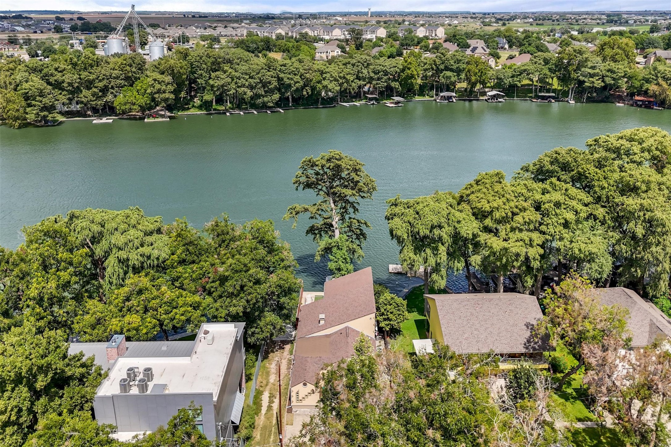 main property photo 4