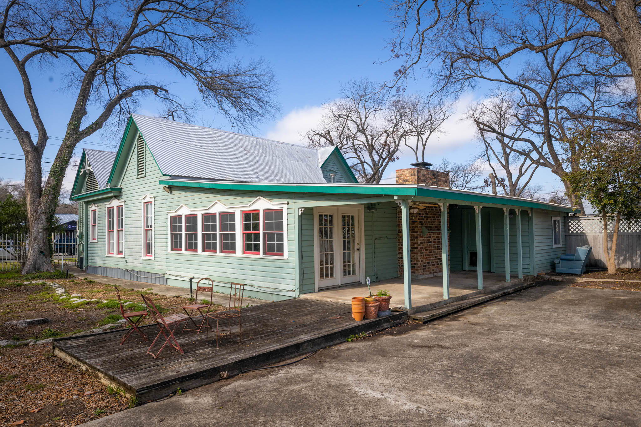 main property photo 28