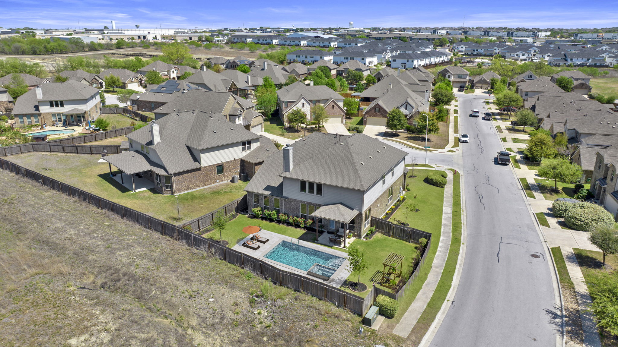 main property photo 10
