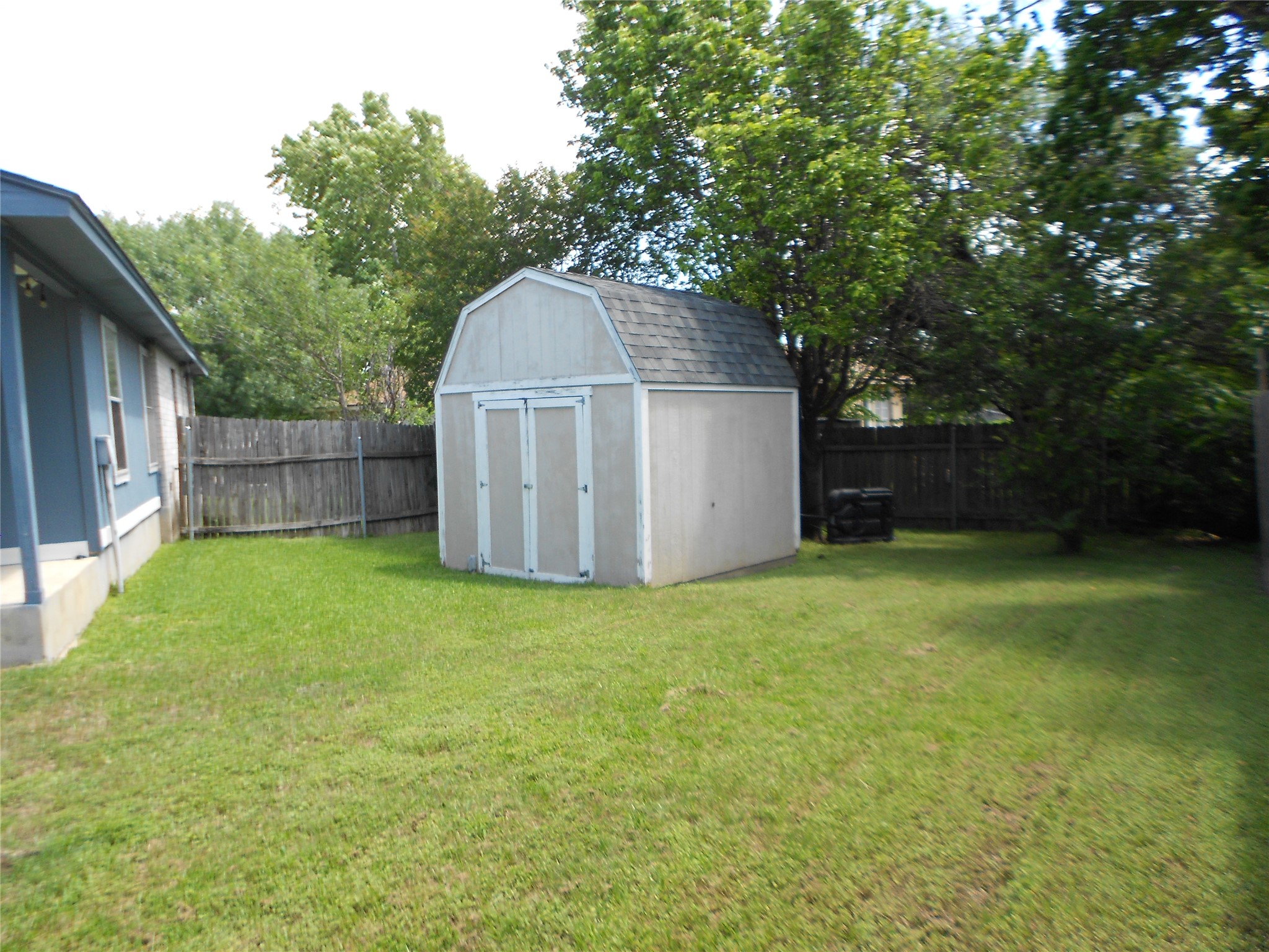 main property photo 28