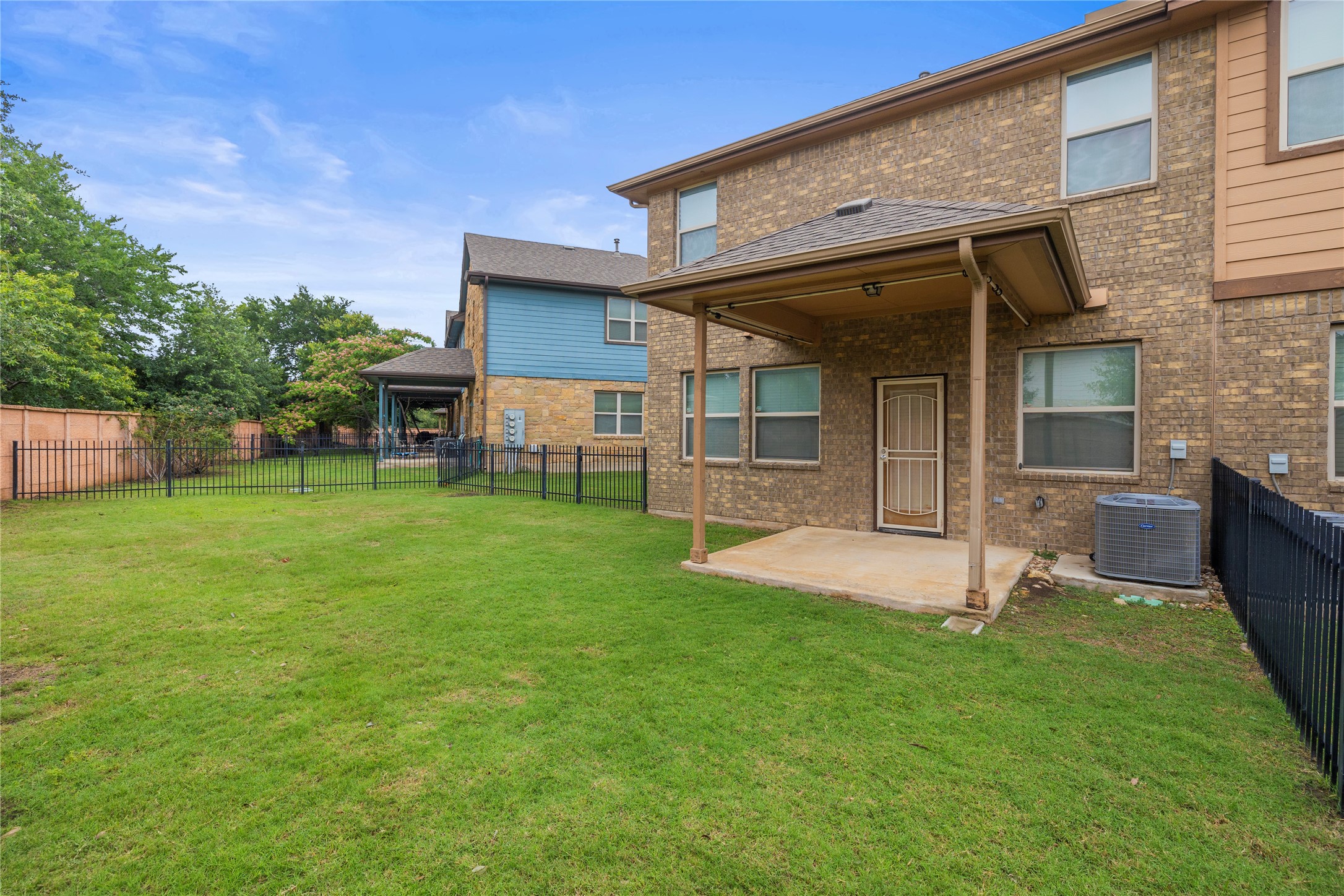 main property photo 13