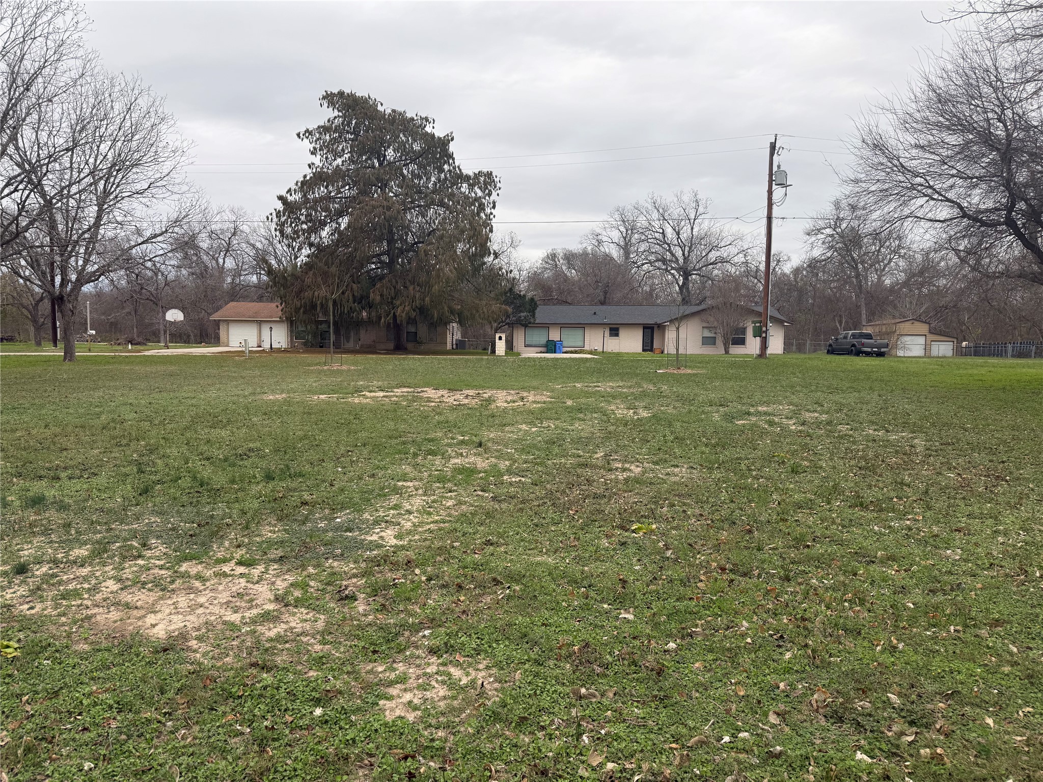 main property photo 3