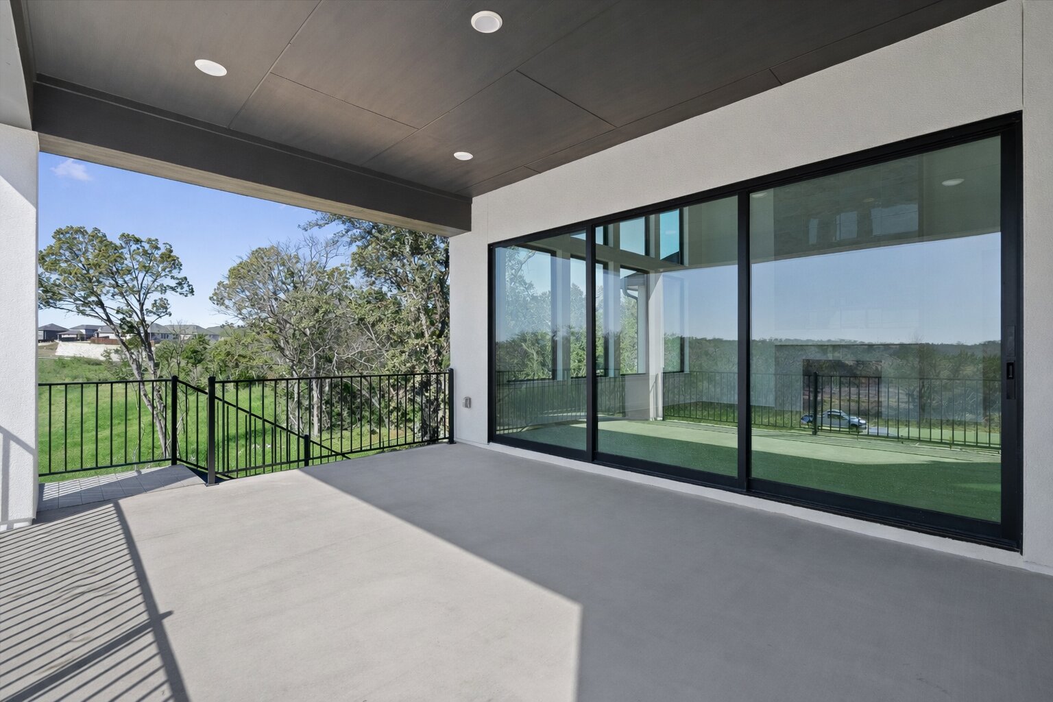 main property photo 29