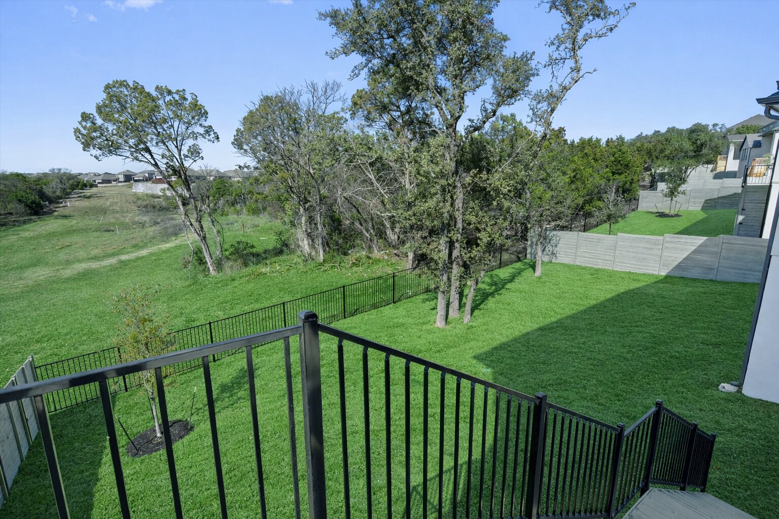 main property photo 31