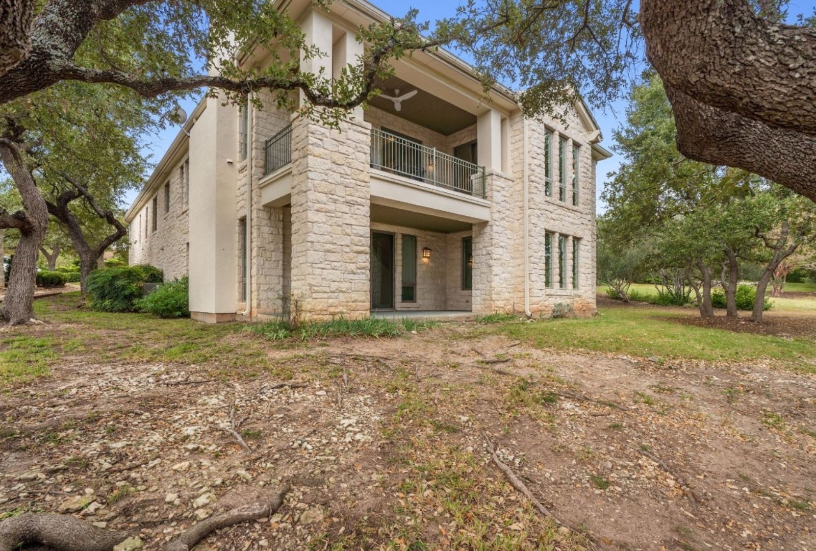 main property photo 25