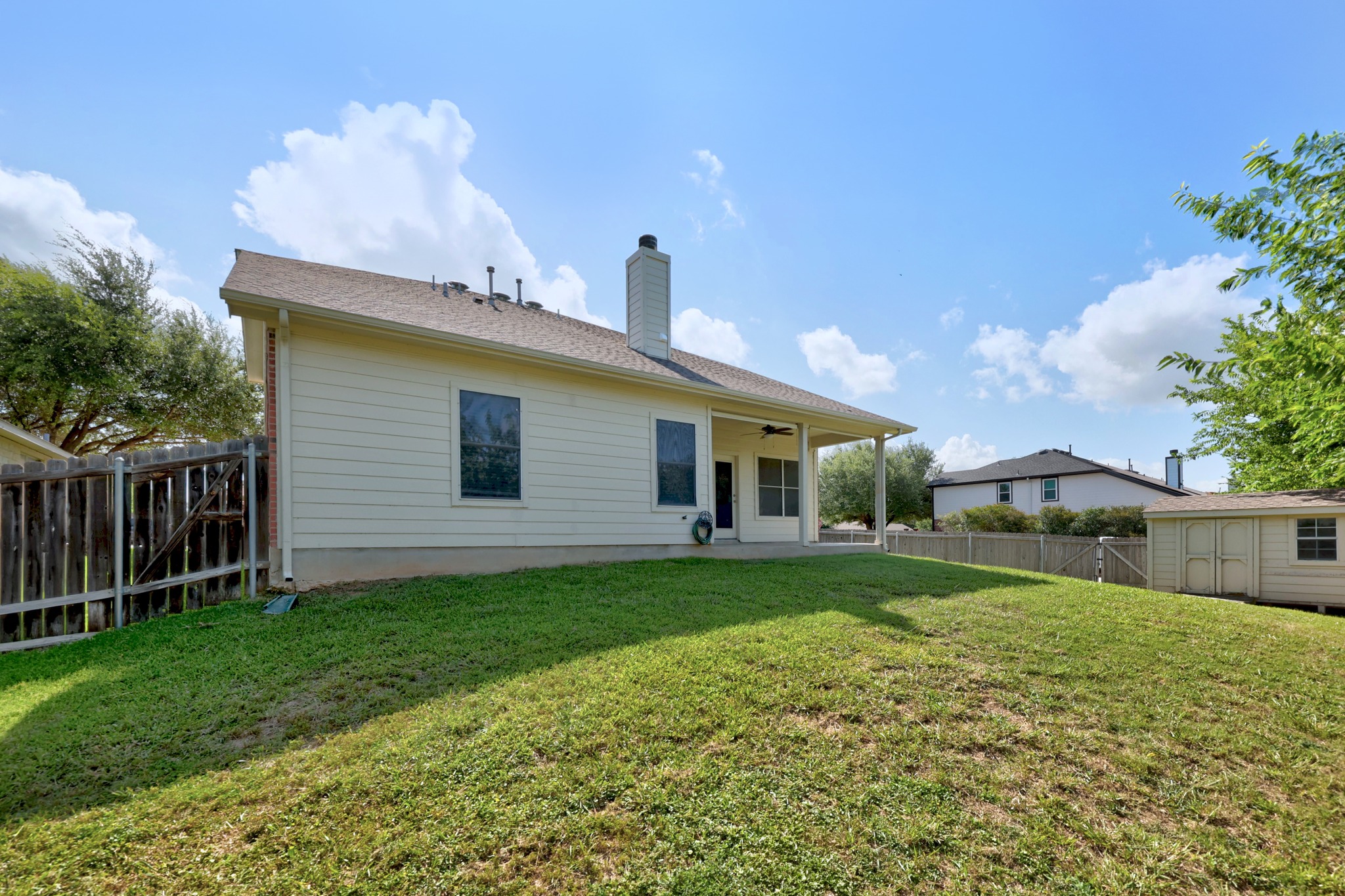 main property photo 23