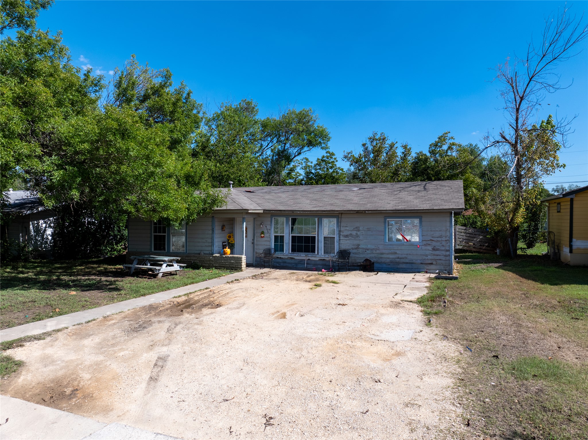 main property photo 11