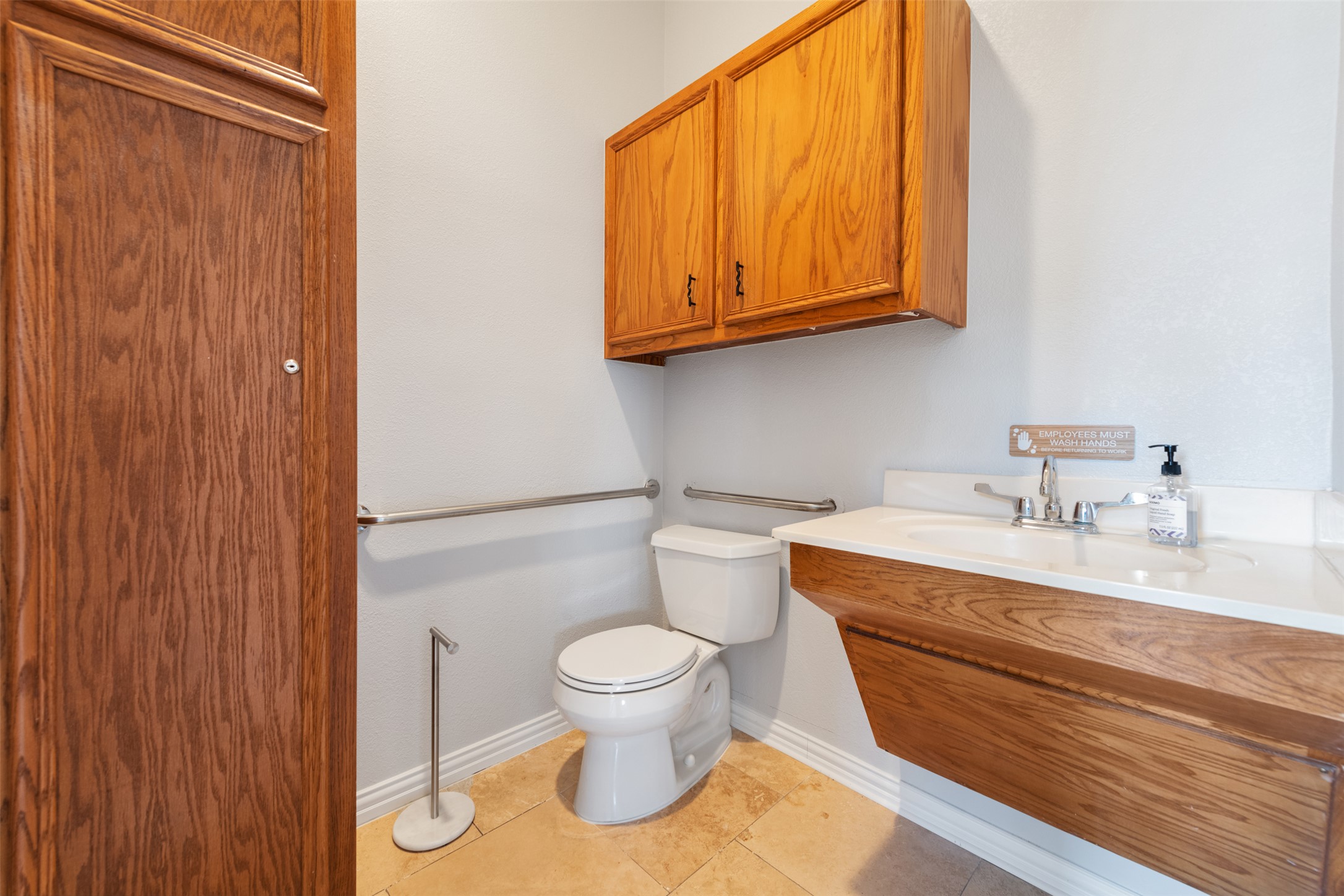 main property photo 14