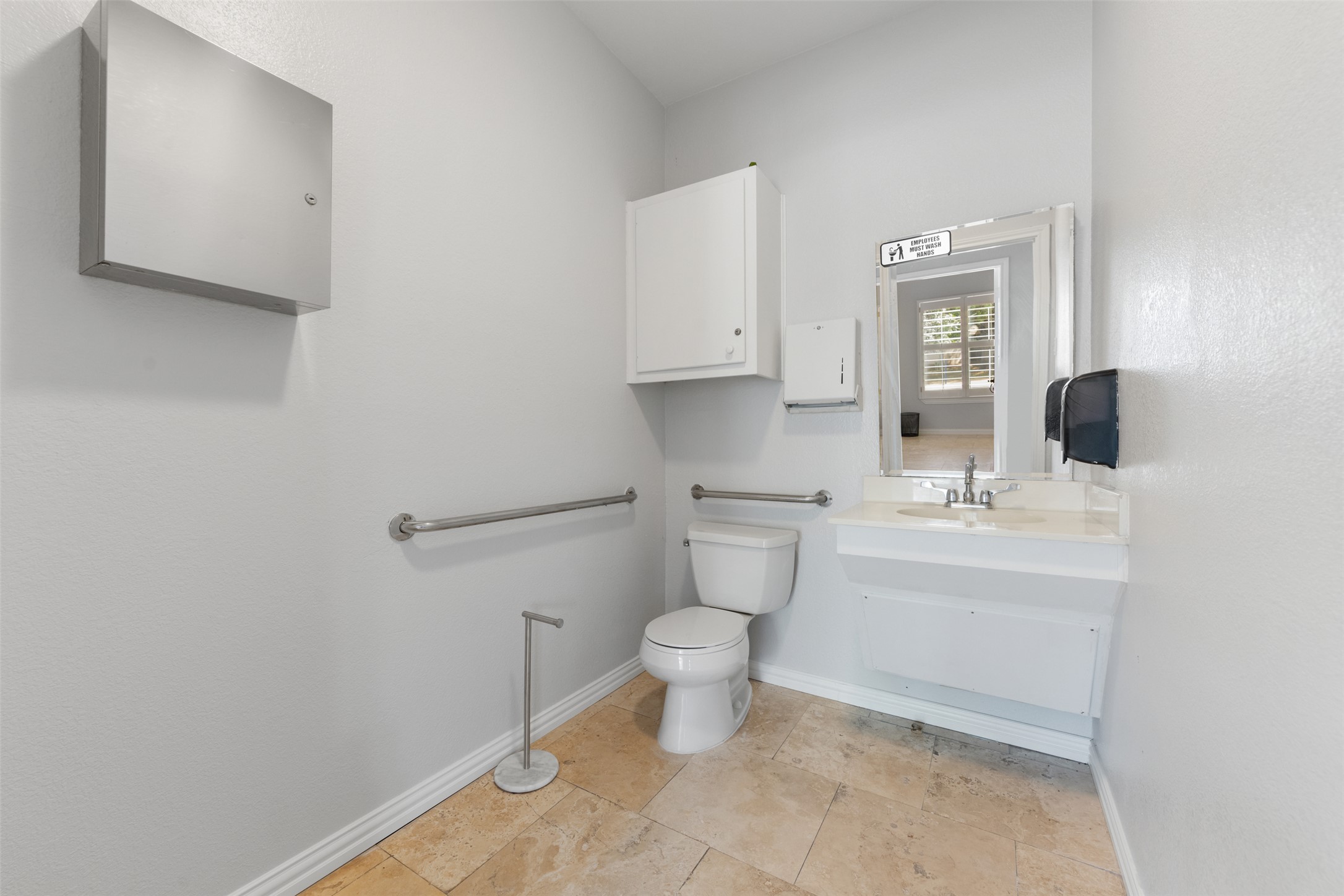 main property photo 31