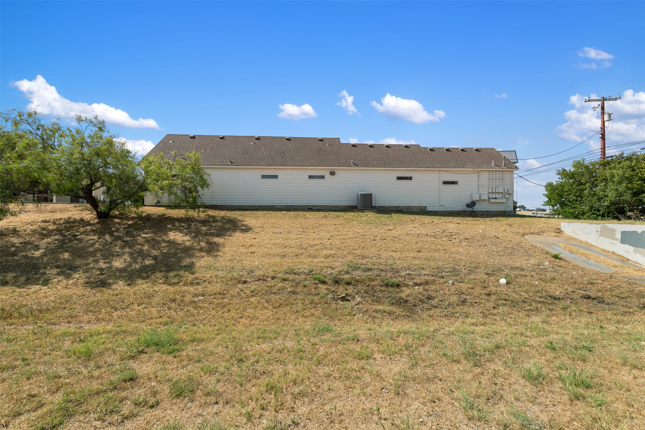main property photo 33