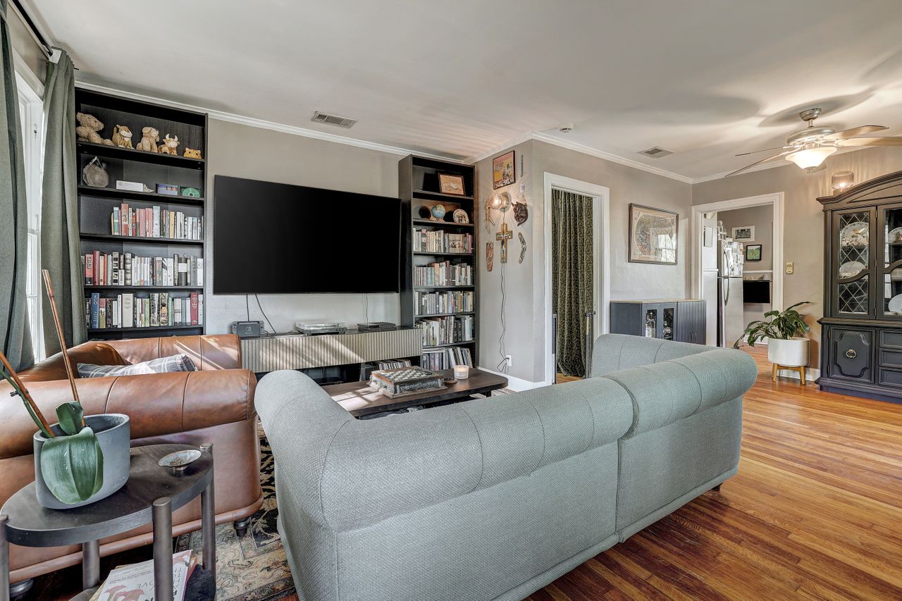 main property photo 11