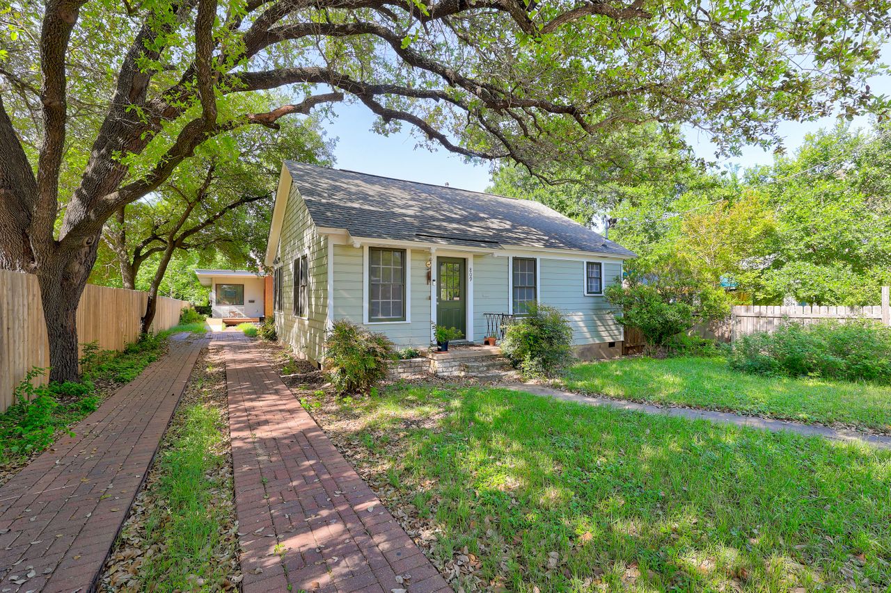main property photo 4