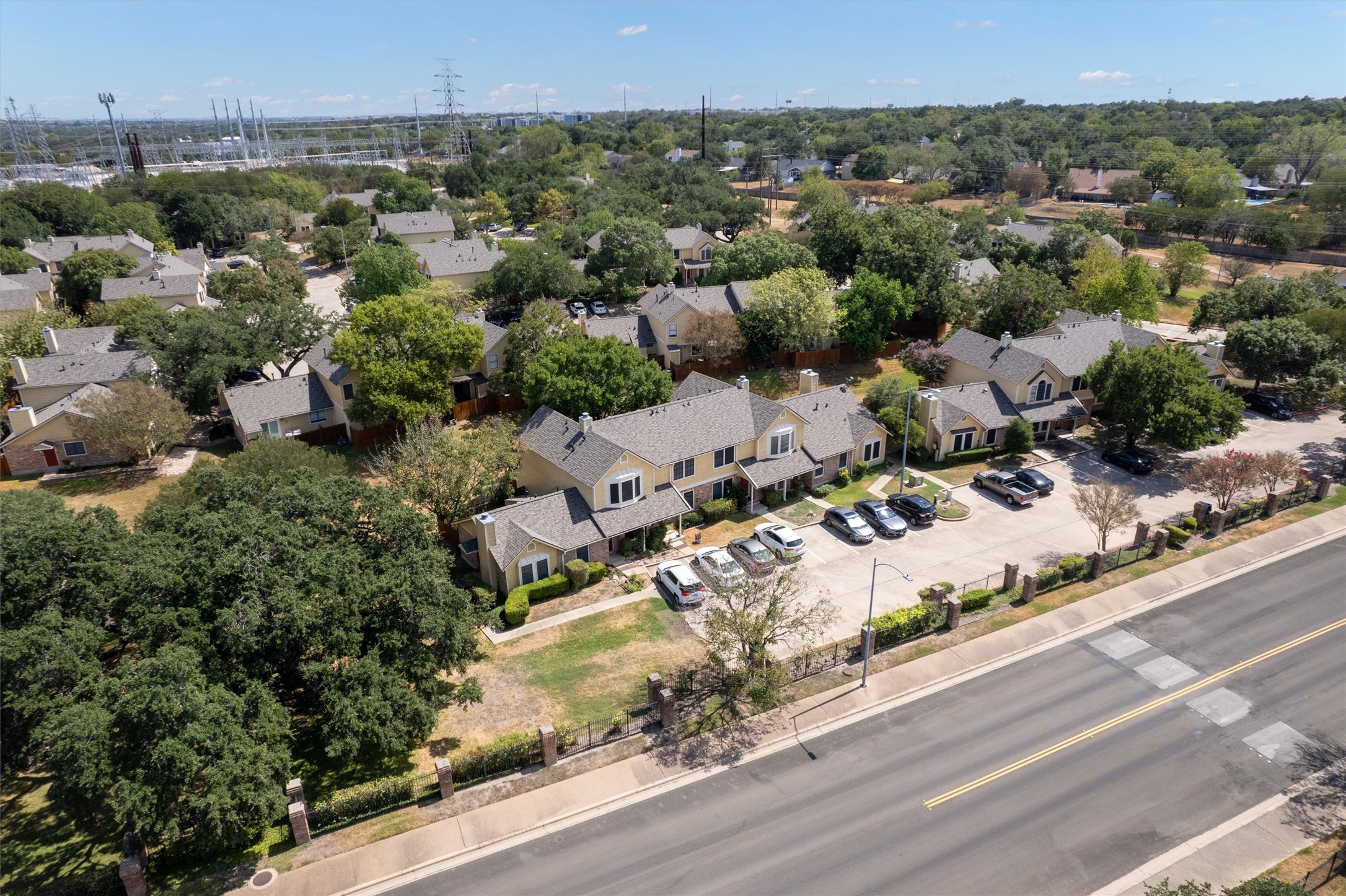main property photo 28