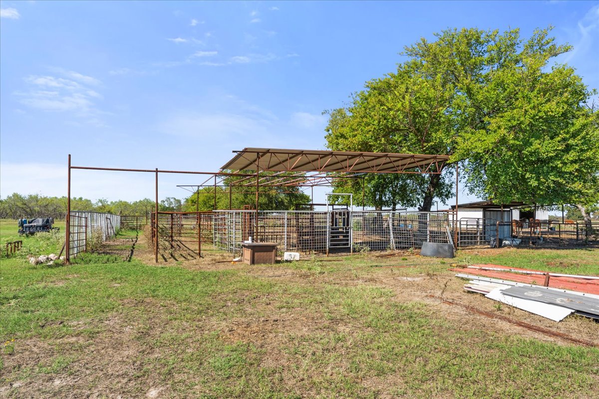 main property photo 30